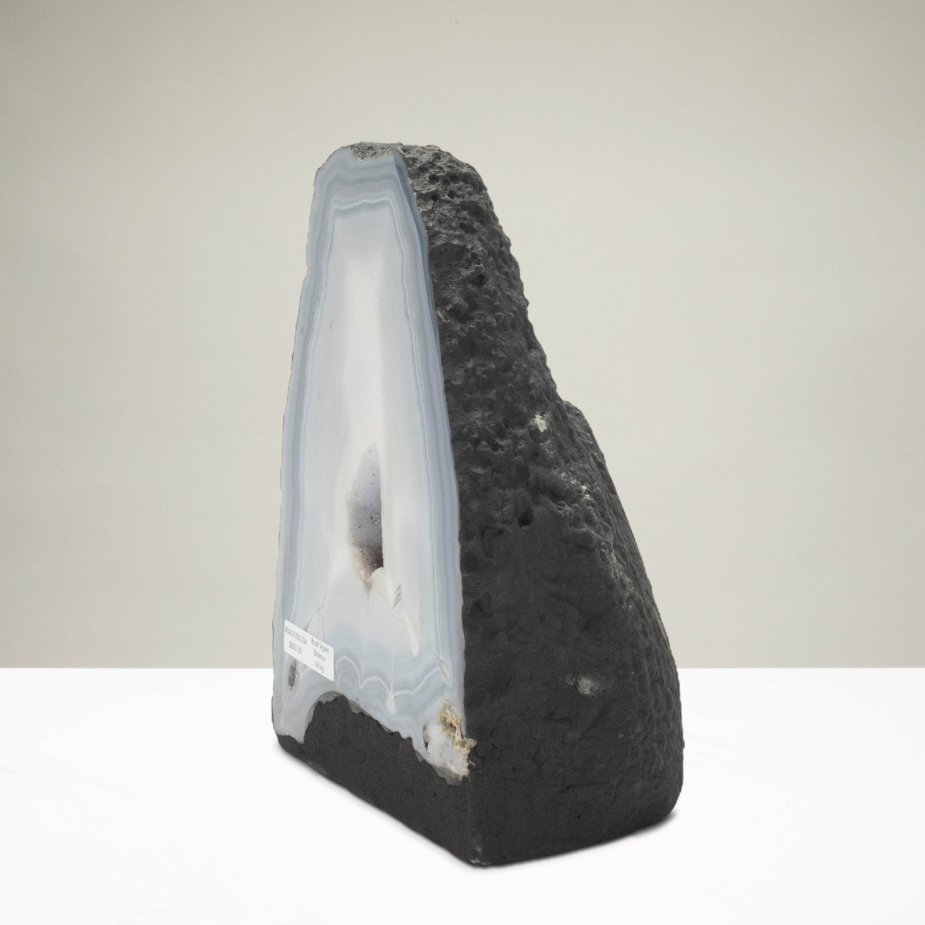 Kalifano Agate Agate Geode - 8.5 in. / 10 lbs BAG1200.034