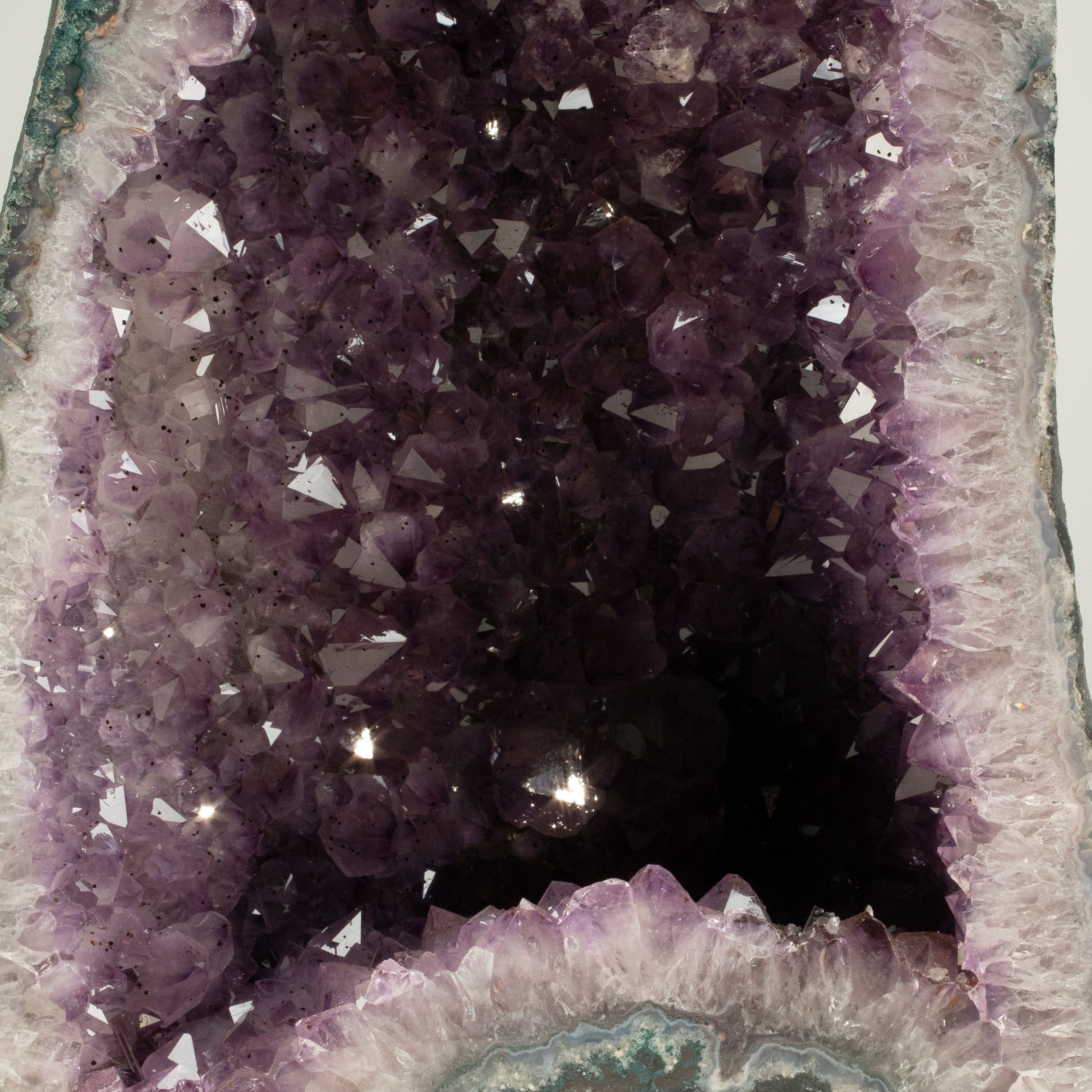 Kalifano Amethyst Amethyst Geode Cathedral from Brazil - 20" / 81 lbs BAG7800.007
