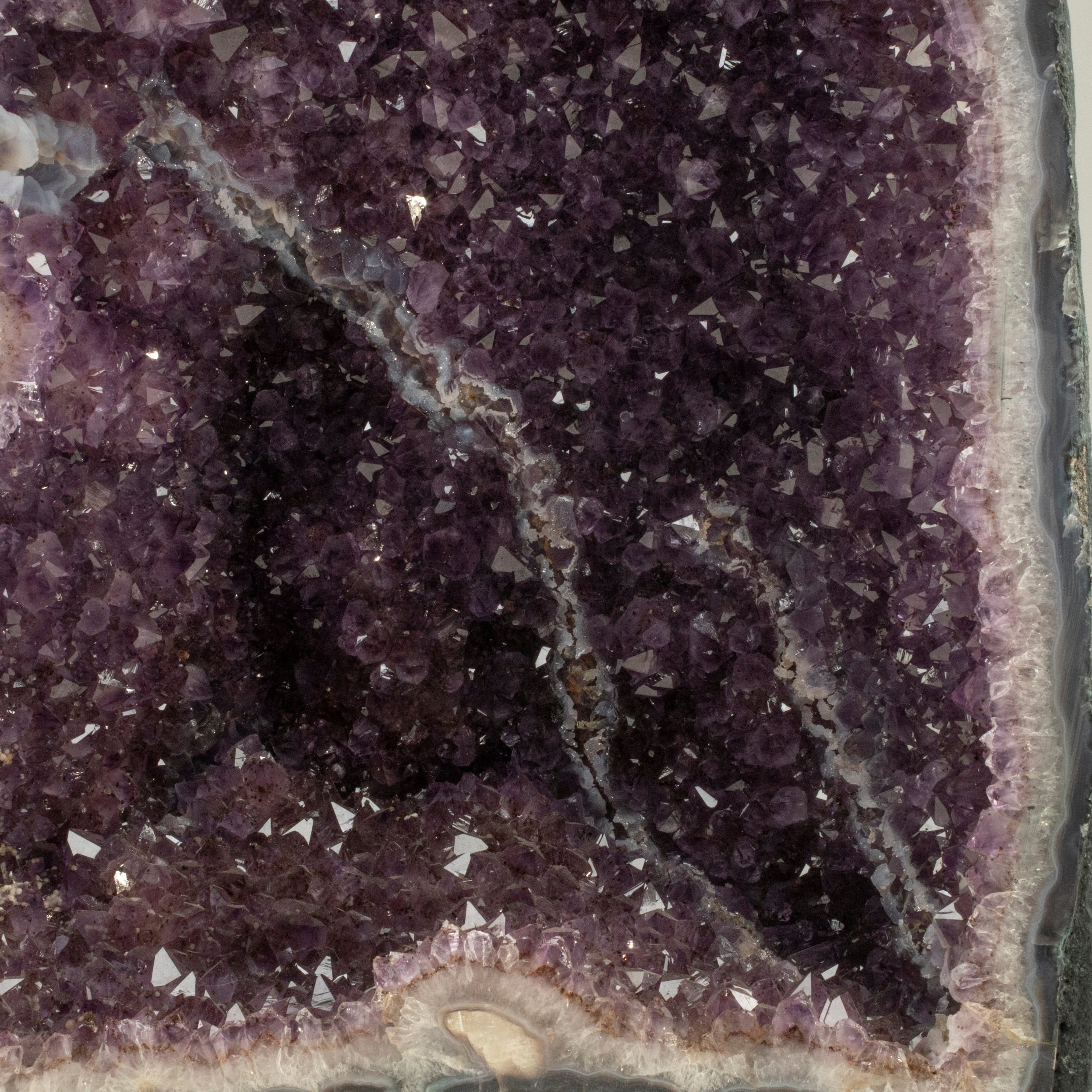 Kalifano Amethyst Amethyst Geode Cathedral from Brazil - 22" / 90 lbs BAG9000.008