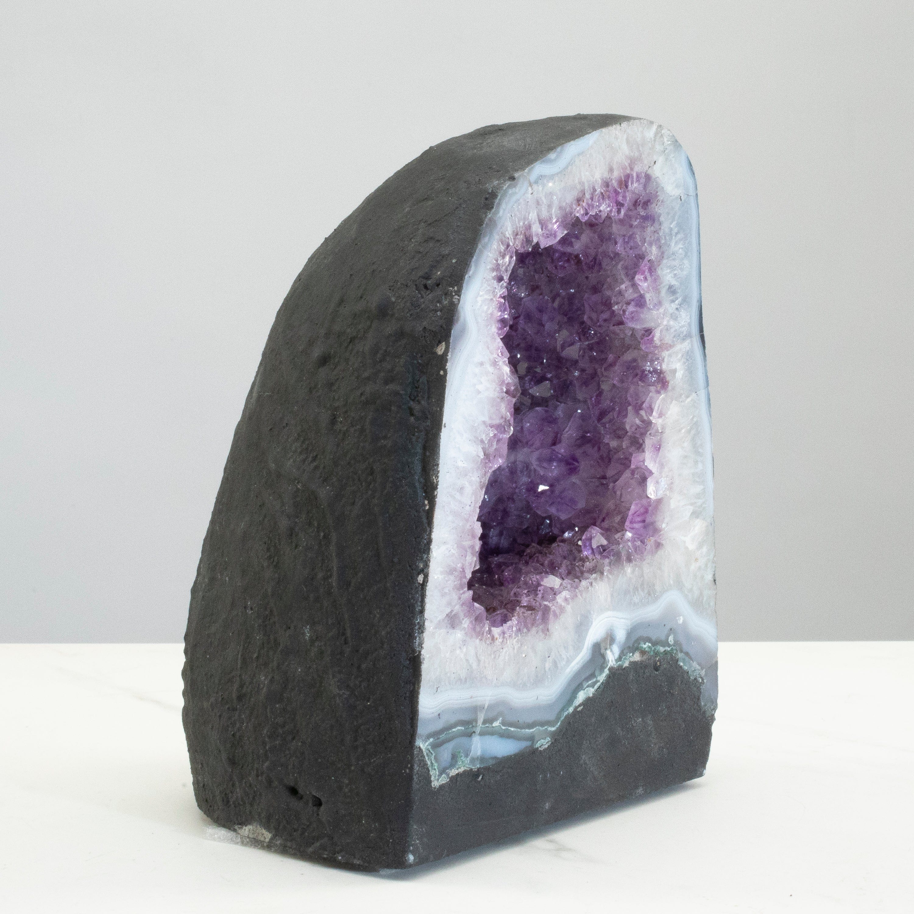 Kalifano Amethyst Amethyst Geode Cathedral from Brazil - 7" / 7.9lbs BAG1000.013