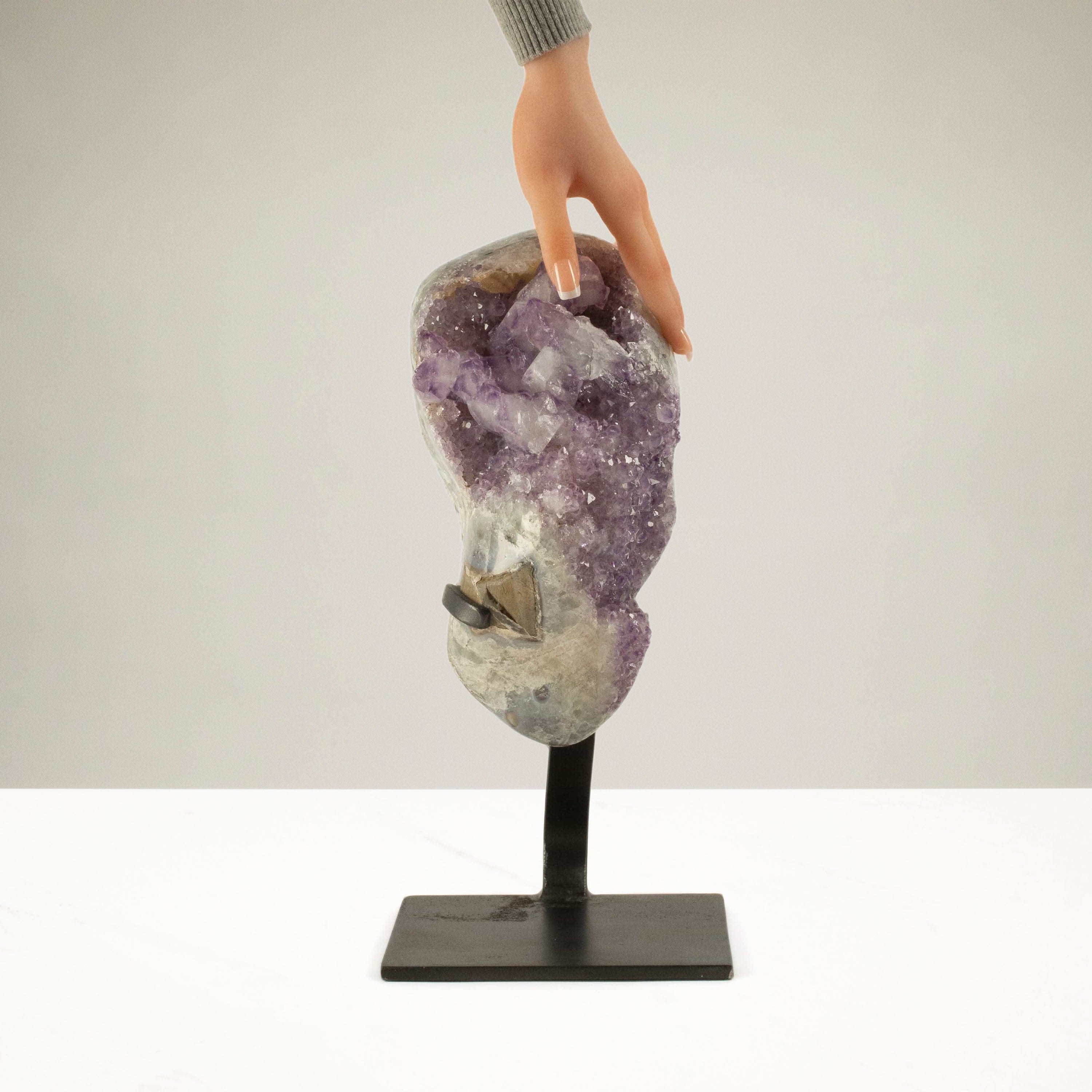 Kalifano Amethyst Uruguayan Amethyst Geode on Custom Stand - 17.2 lbs / 15 in. UAG3900.010