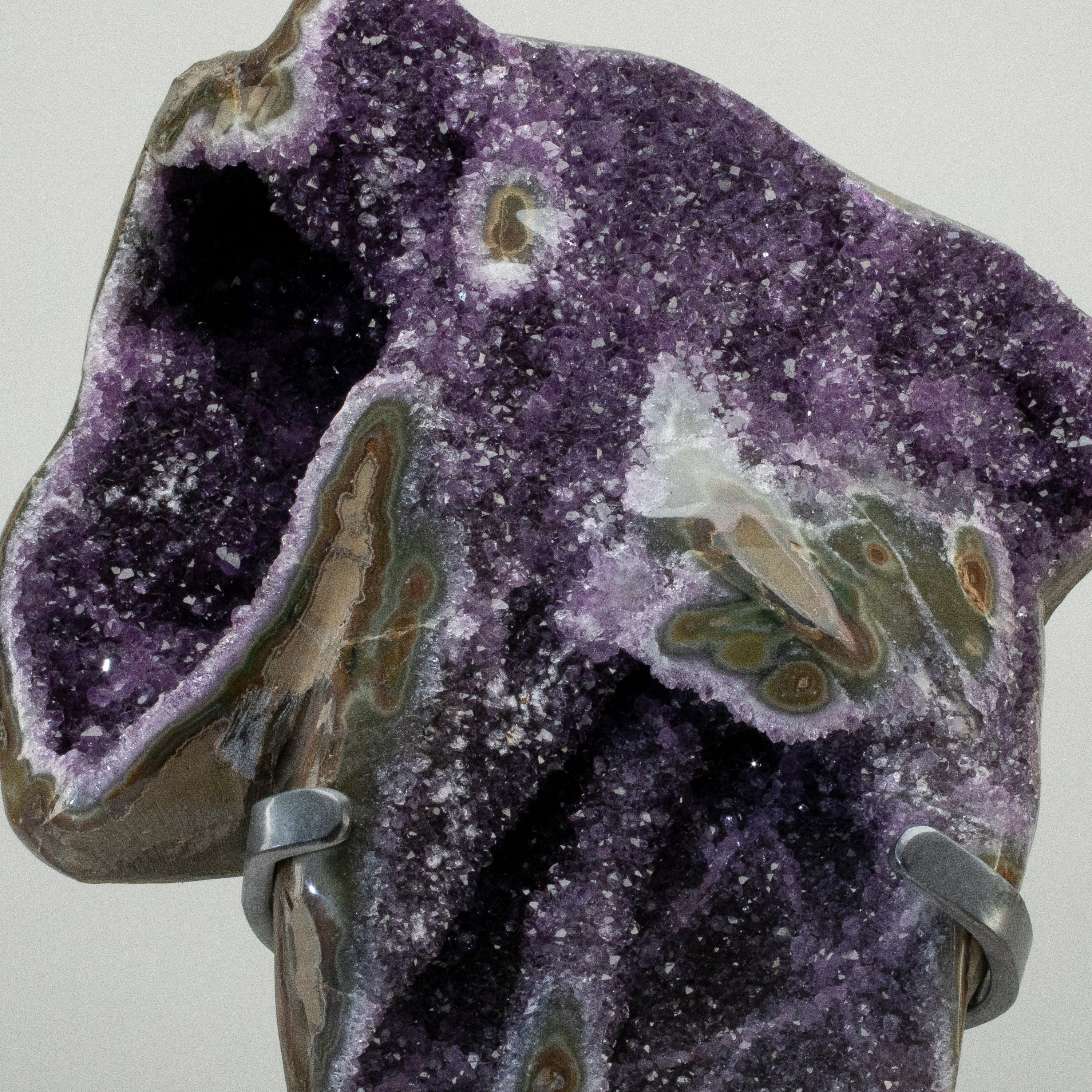 Kalifano Amethyst Uruguayan Amethyst Geode on Custom Stand - 18" / 27 lbs UAG7200.008