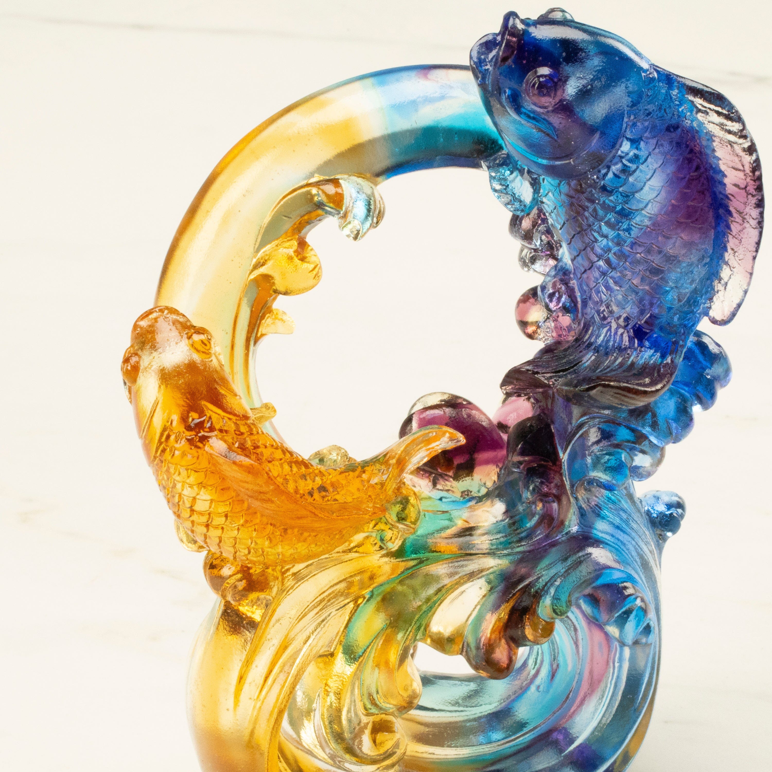 Kalifano Crystal Carving Beautiful Fish Stream of Life Crystal Carving - A Symbol of Abundance and Prosperity CR280-FIS