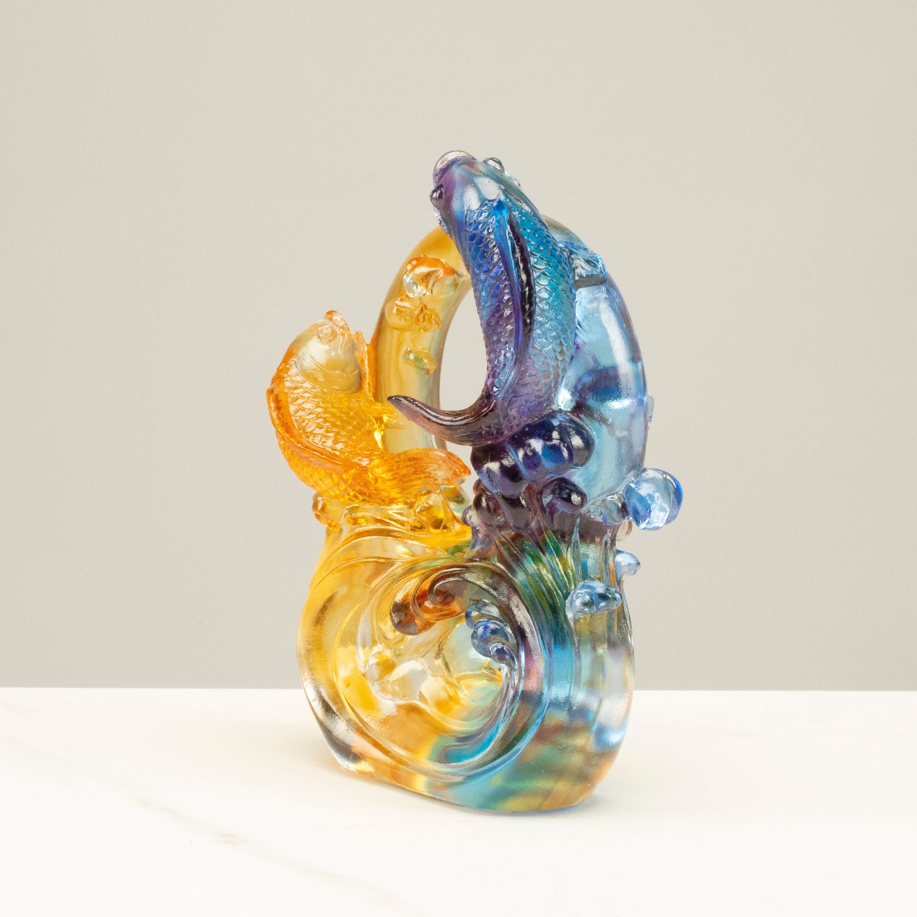 Kalifano Crystal Carving Beautiful Fish Stream of Life Crystal Carving - A Symbol of Abundance and Prosperity CR280-FIS
