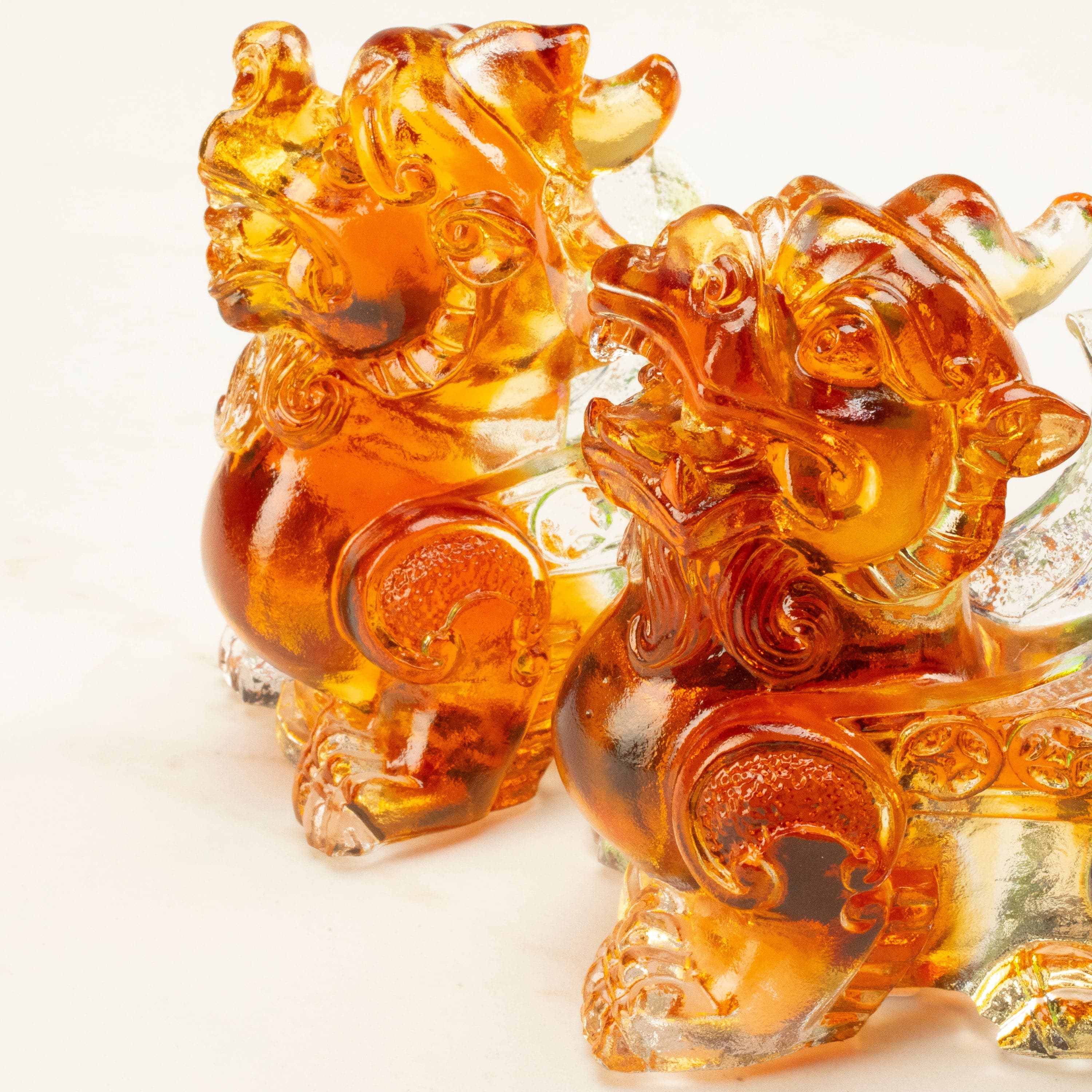 Kalifano Crystal Carving Protective Foo Dog Crystal Carving Pair - A Symbol of Good Luck and Protection CR280-PIS