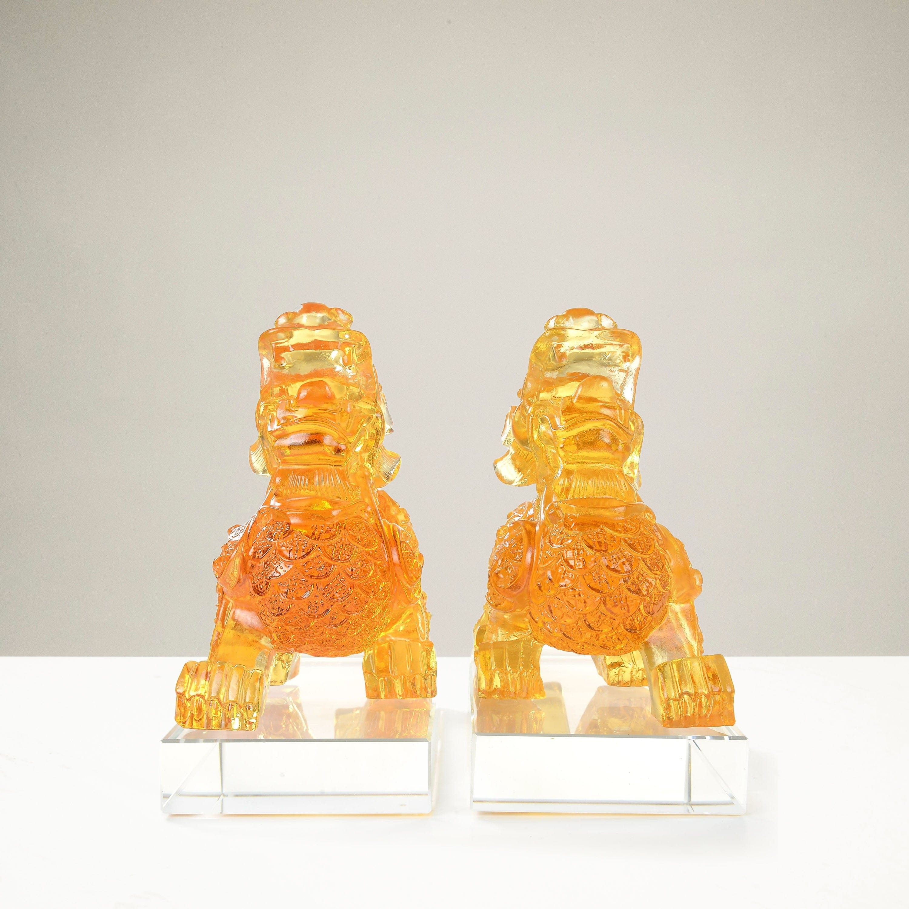 Kalifano Crystal Carving Protective Foo Dog Crystal Carving Pair with Detachable Base - A Symbol of Good Luck and Protection CR700-PIS