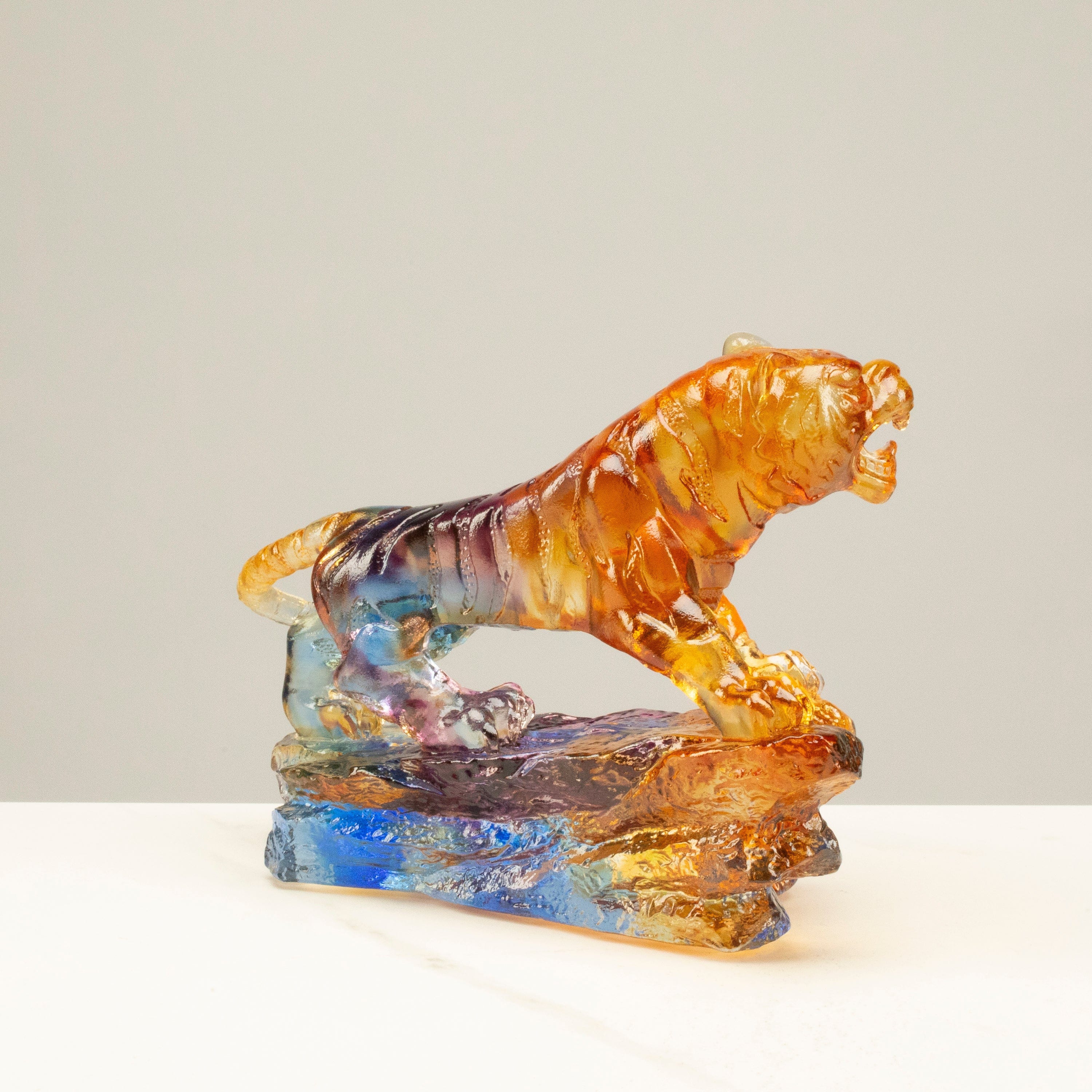 Kalifano Crystal Carving Roaring Tiger Crystal Carving - A Symbol of Courage and Strength CR280-TIG