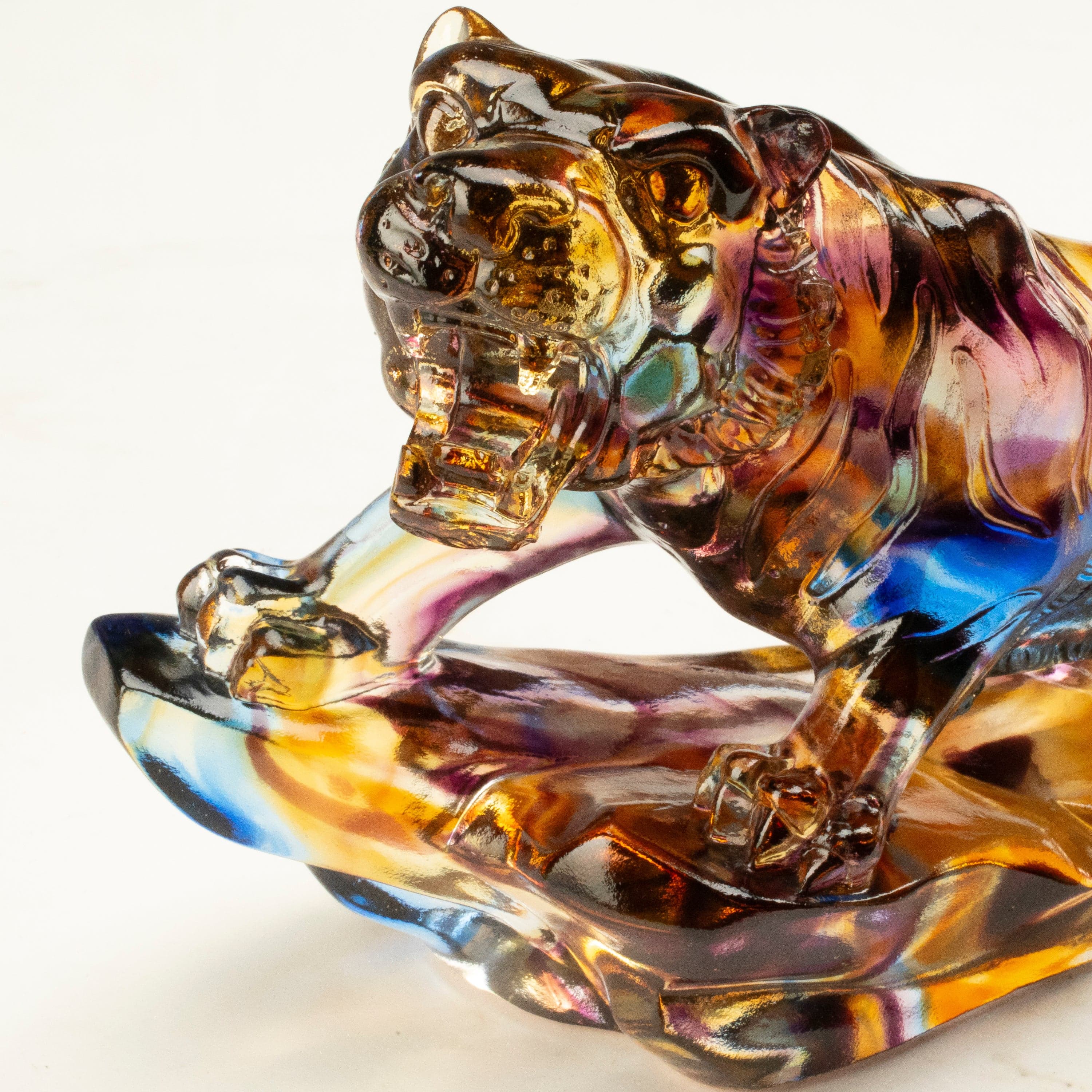 Kalifano Crystal Carving Roaring Tiger on Rock Crystal Carving - A Symbol of Courage and Strength CR1100-TIG