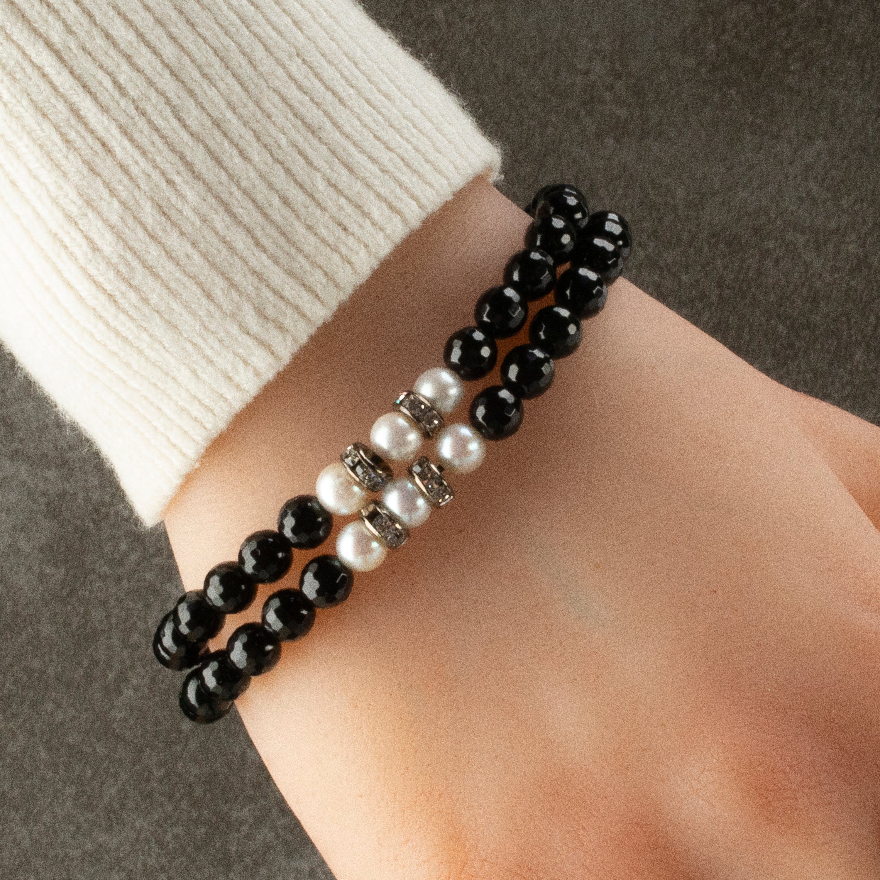 Kalifano Gemstone Bracelets Faceted Black Agate 6mm Beads with Pearl & Silver Accent Beads Double Wrap Elastic Gemstone Bracelet WHITE-BGI2-043