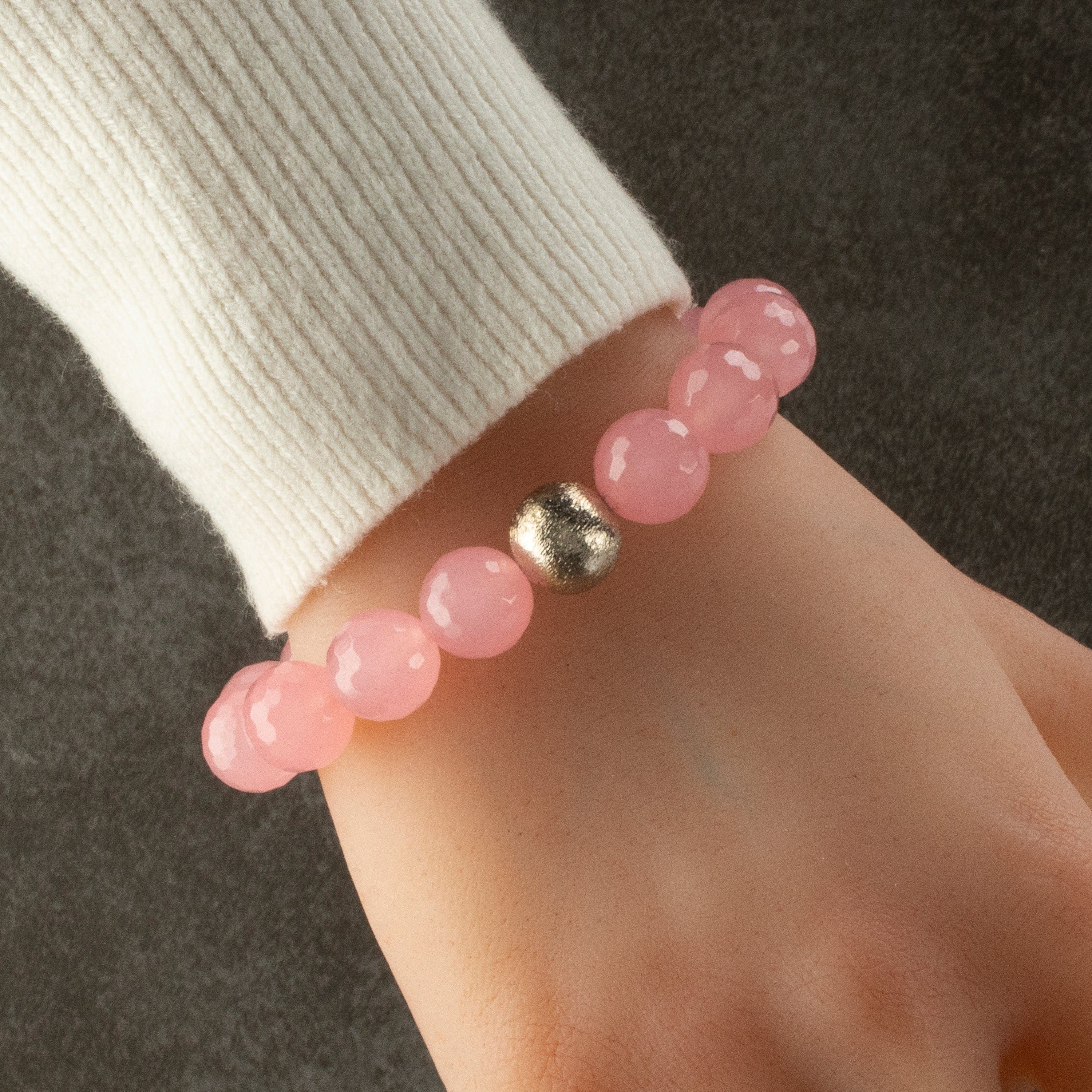 Kalifano Gemstone Bracelets Faceted Rose Quartz 12mm Gemstone Bead Elastic Bracelet with Matte Silver Accent Bead GOLD-BGP-090