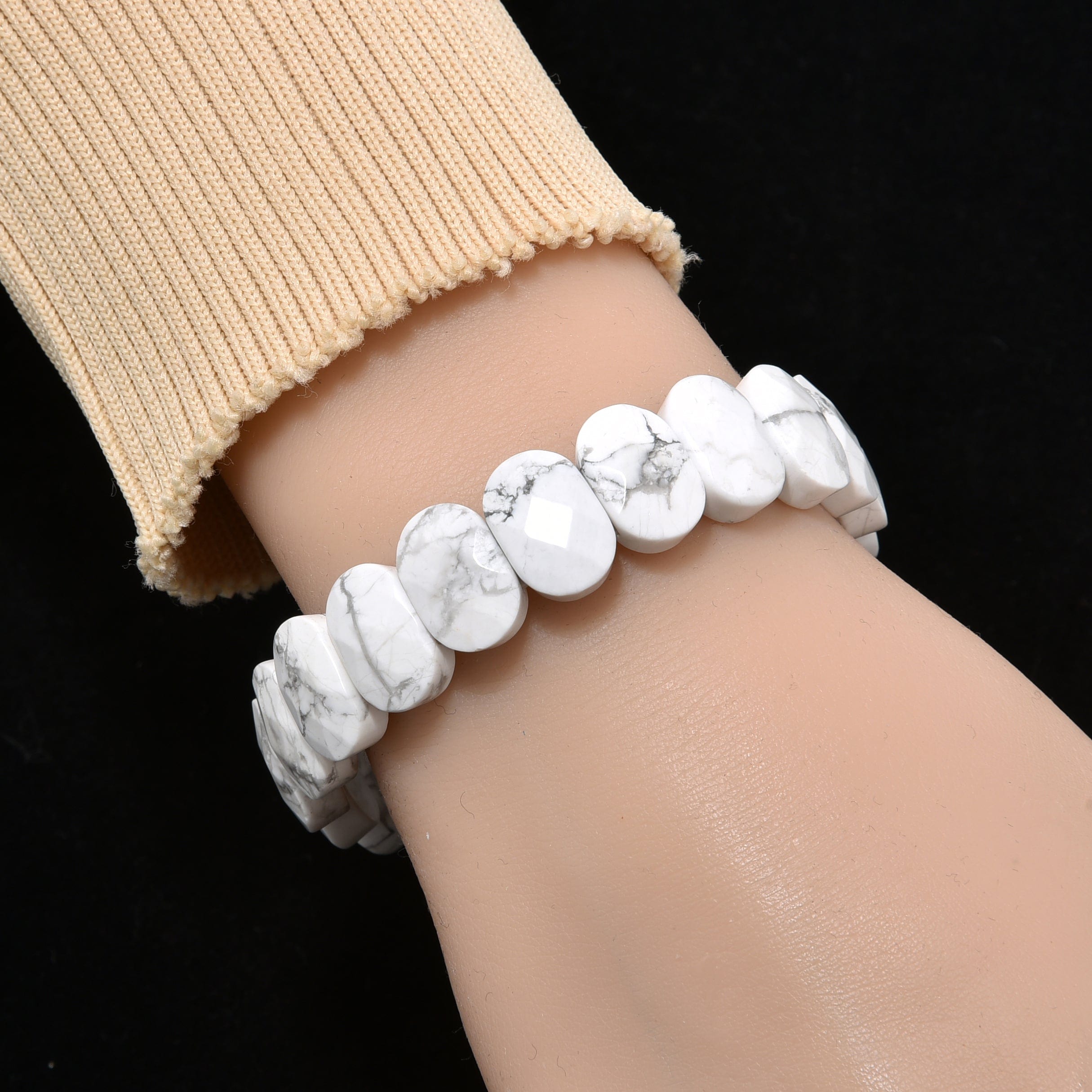 Kalifano Gemstone Bracelets Howlite Gemstone 15mm Beads Elastic Bracelet RED-BGP-100