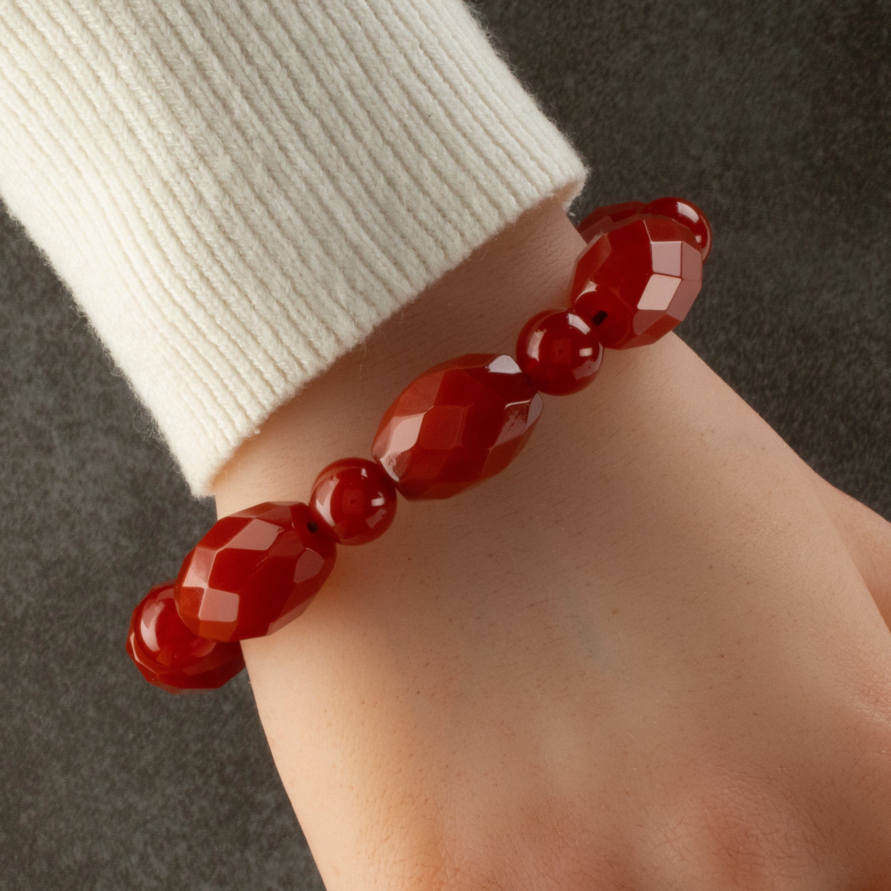 Kalifano Gemstone Bracelets Natural Carnelian Faceted Oval & Round Bead Gemstone Elastic Bracelet BLUE-BGP-053