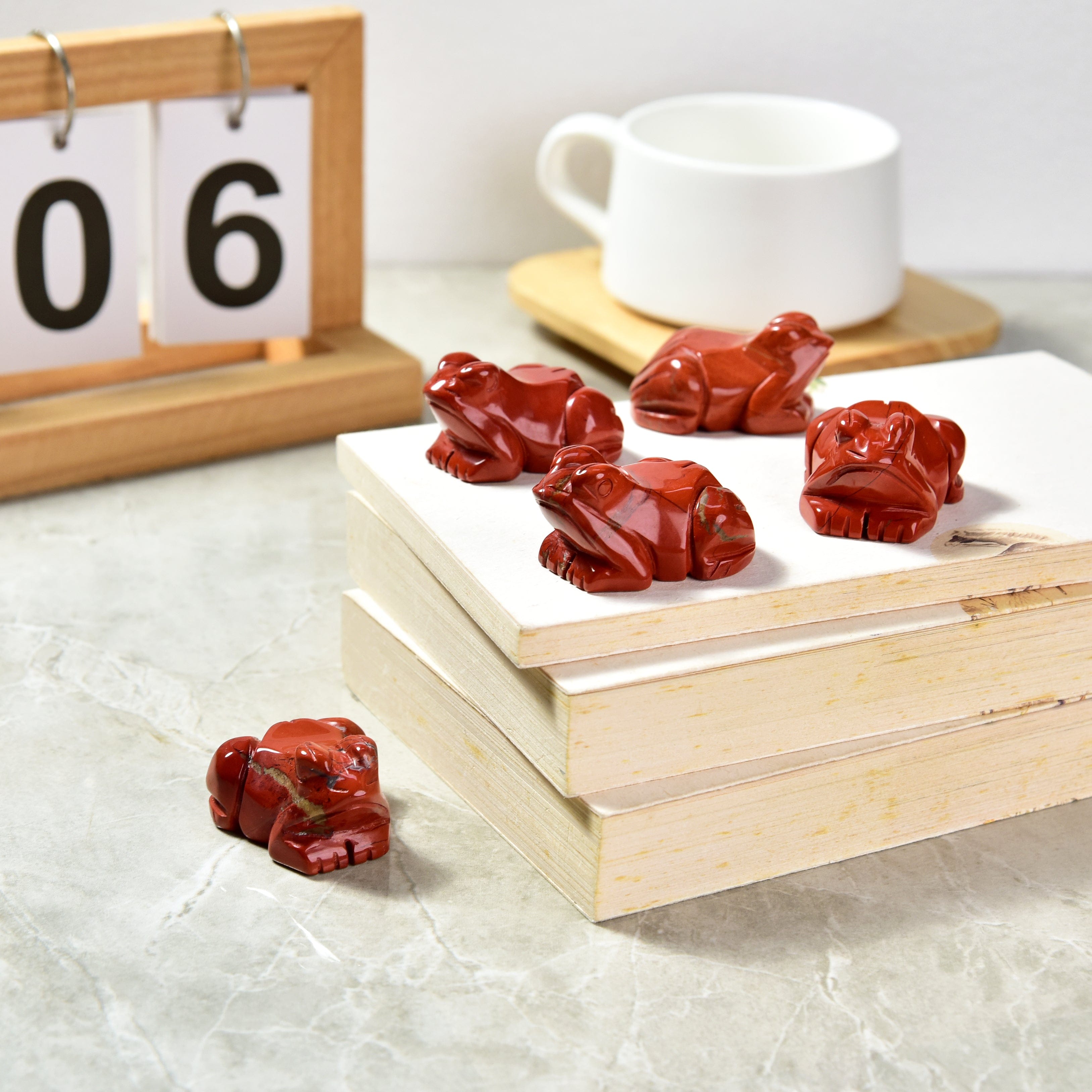 KALIFANO Gemstone Carvings 2" Red Jasper Frog Natural Gemstone Carving CV13-F-RJ