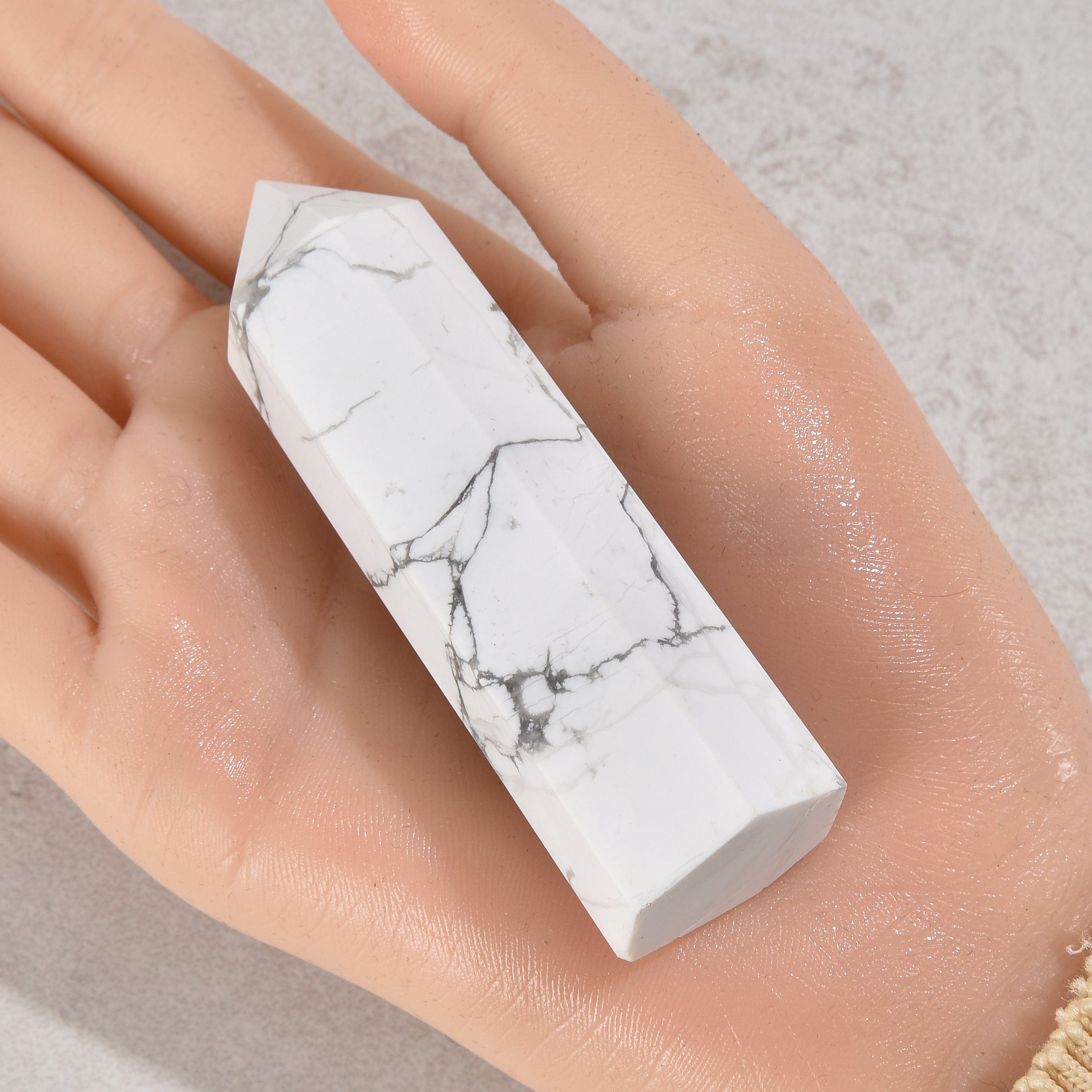 KALIFANO Gemstone Carvings 3.5" White Howlite Obelisk Tower Gemstone Carving GOT810-HT
