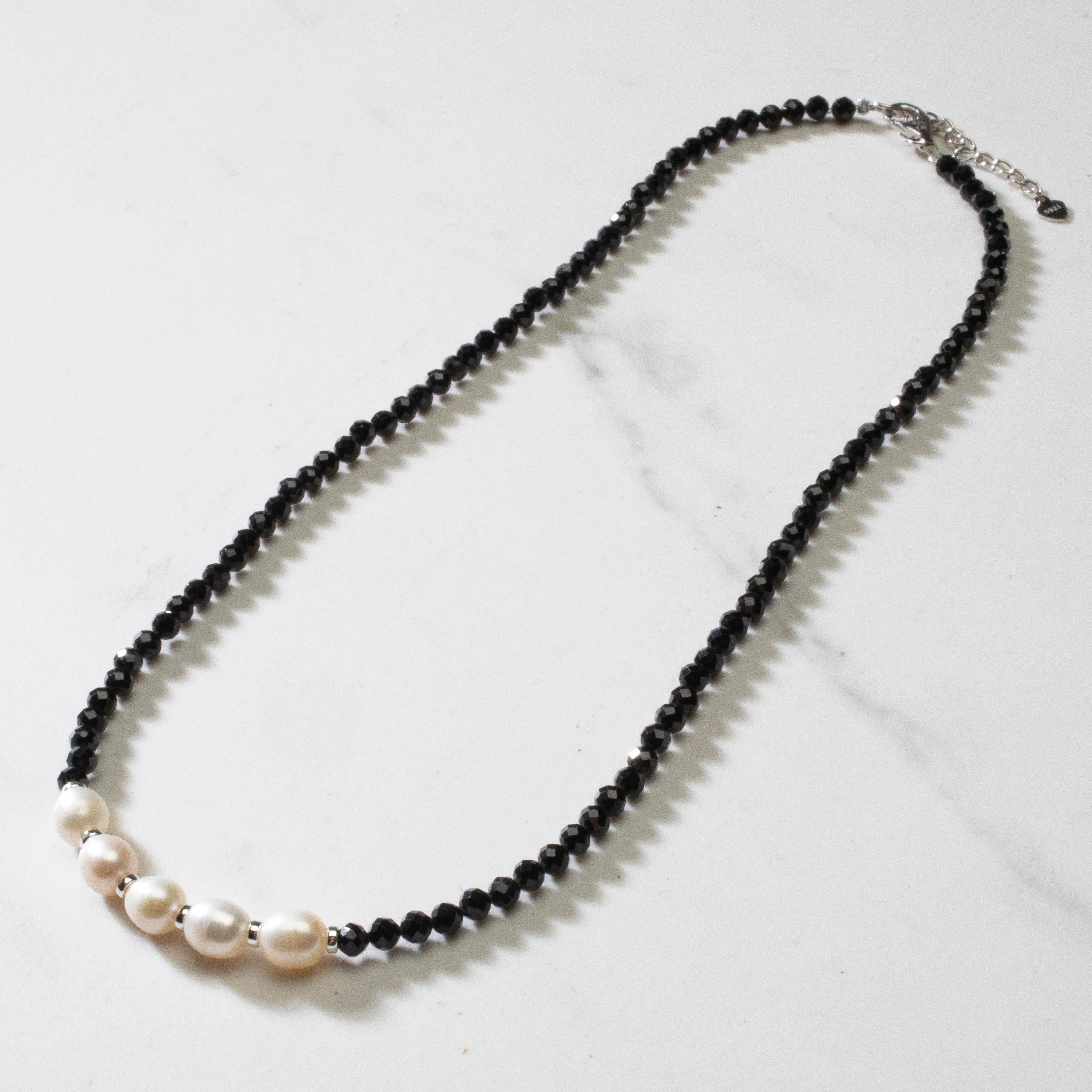 KALIFANO Jewelry 4mm Faceted Black Spinel Bead Necklace with 5 Pearls with 925 Silver Clasp 4MBS