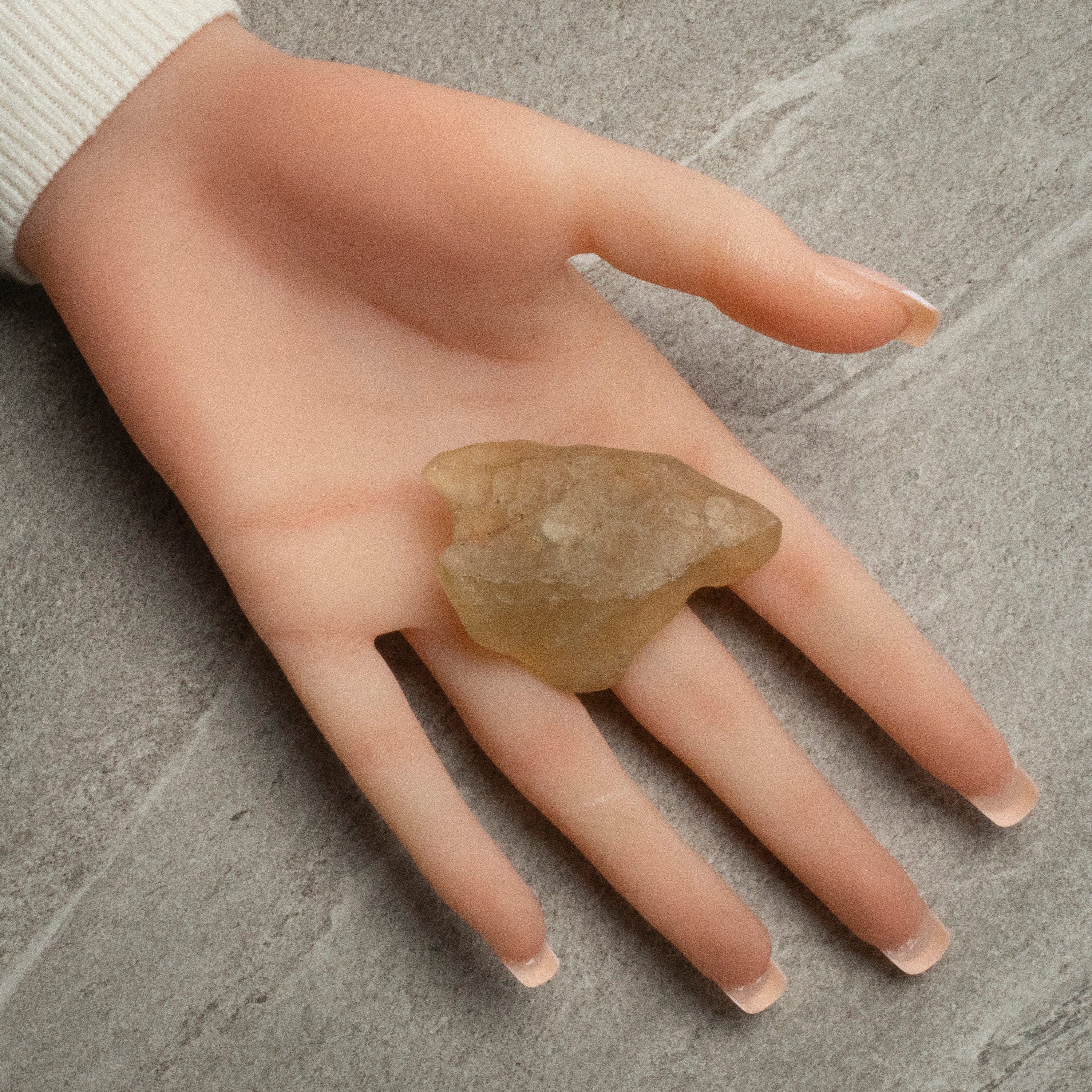 Kalifano Libyan Desert Glass Libyan Desert Glass Tektite - 31 g LG650.032