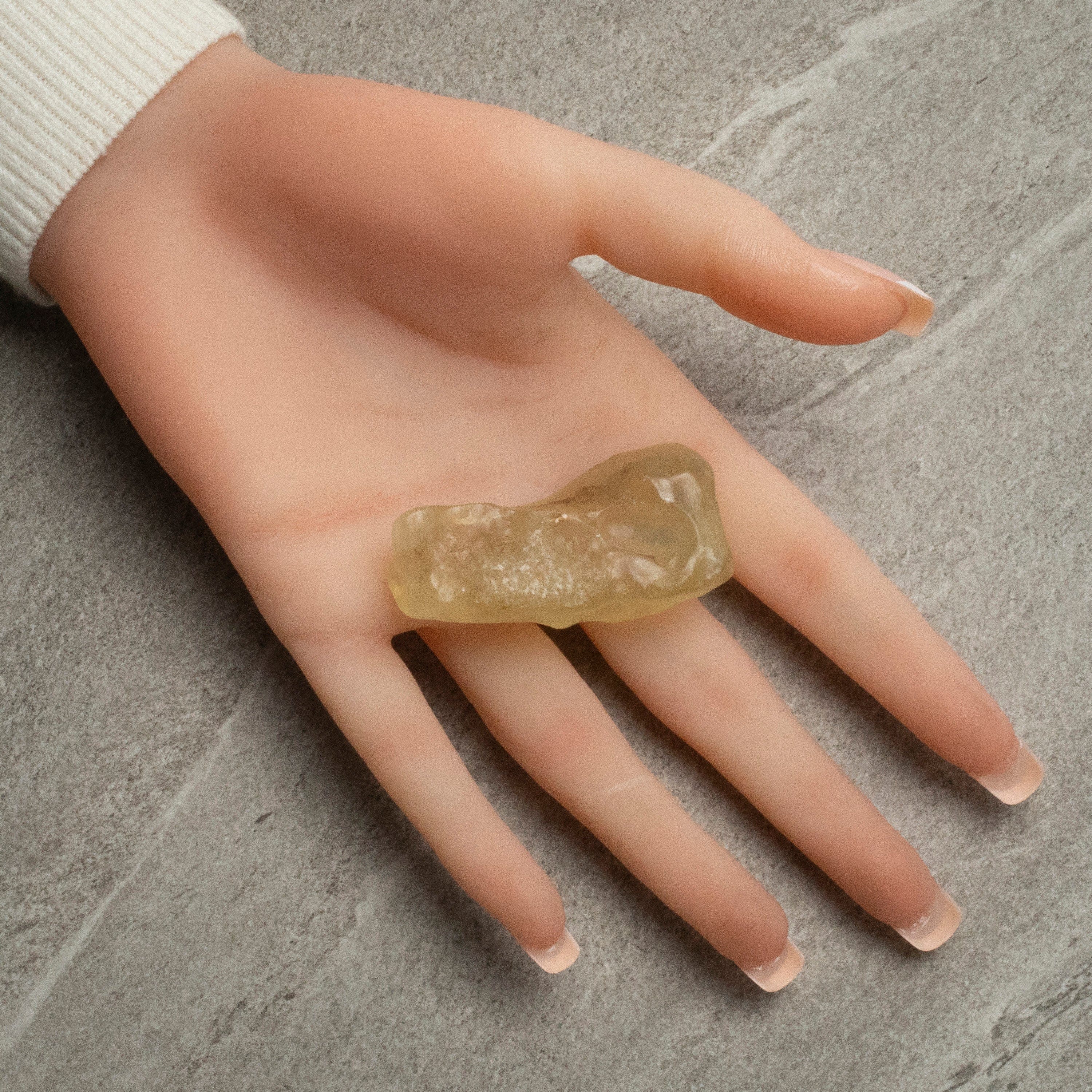Kalifano Libyan Desert Glass Libyan Desert Glass Tektite - 31 g LG650.035