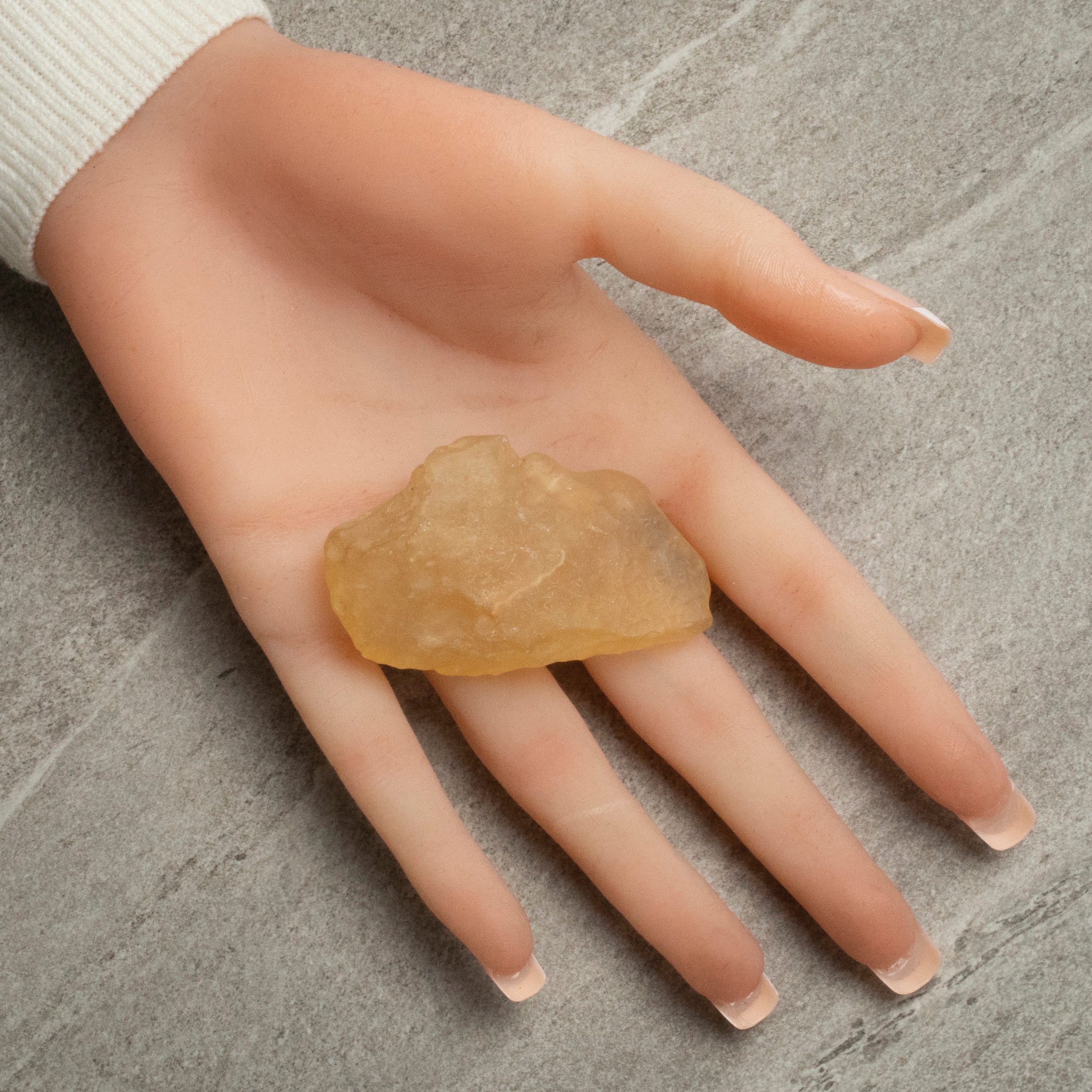 Kalifano Libyan Desert Glass Libyan Desert Glass Tektite - 34 g LG700.021