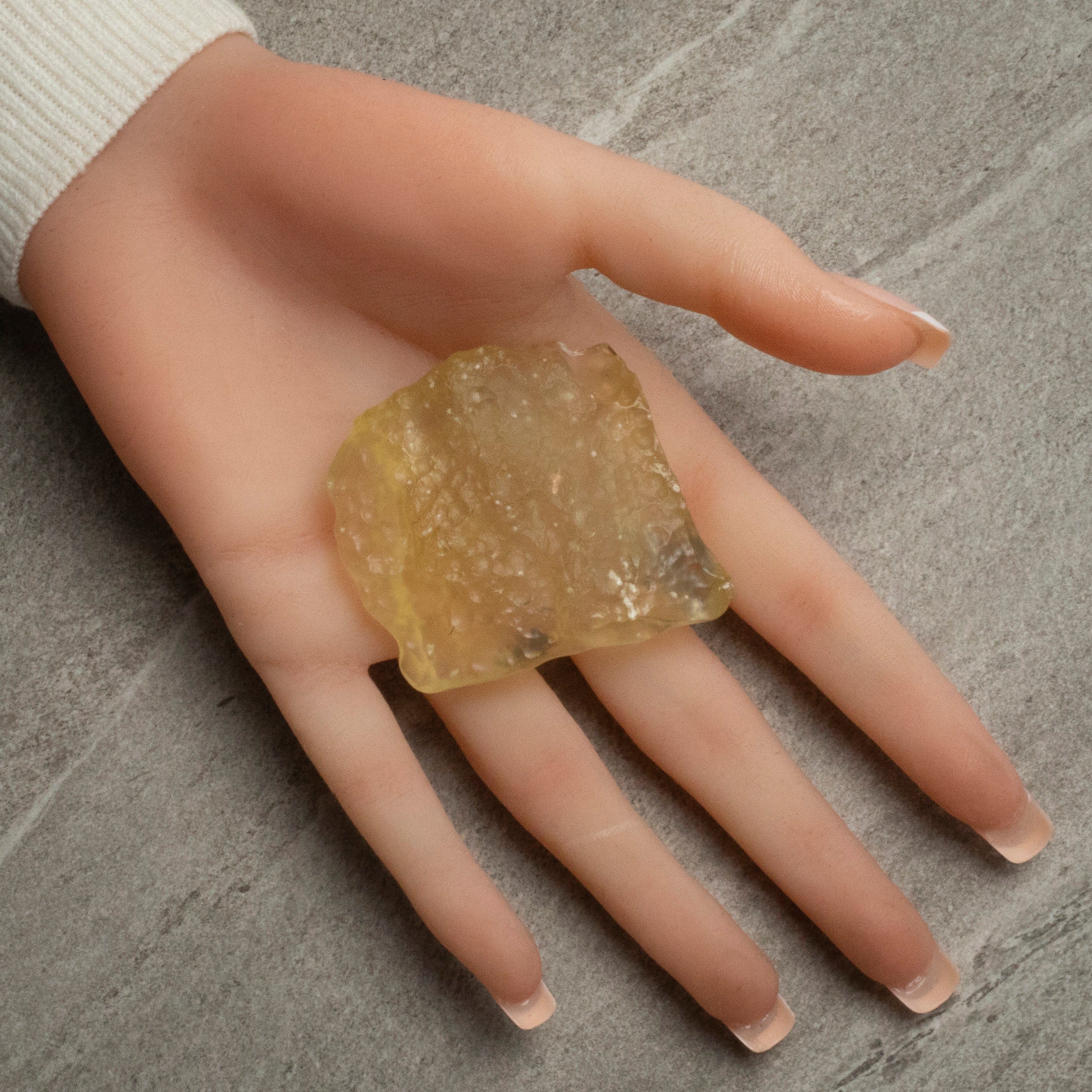 Kalifano Libyan Desert Glass Libyan Desert Glass Tektite - 46 g LG950.008