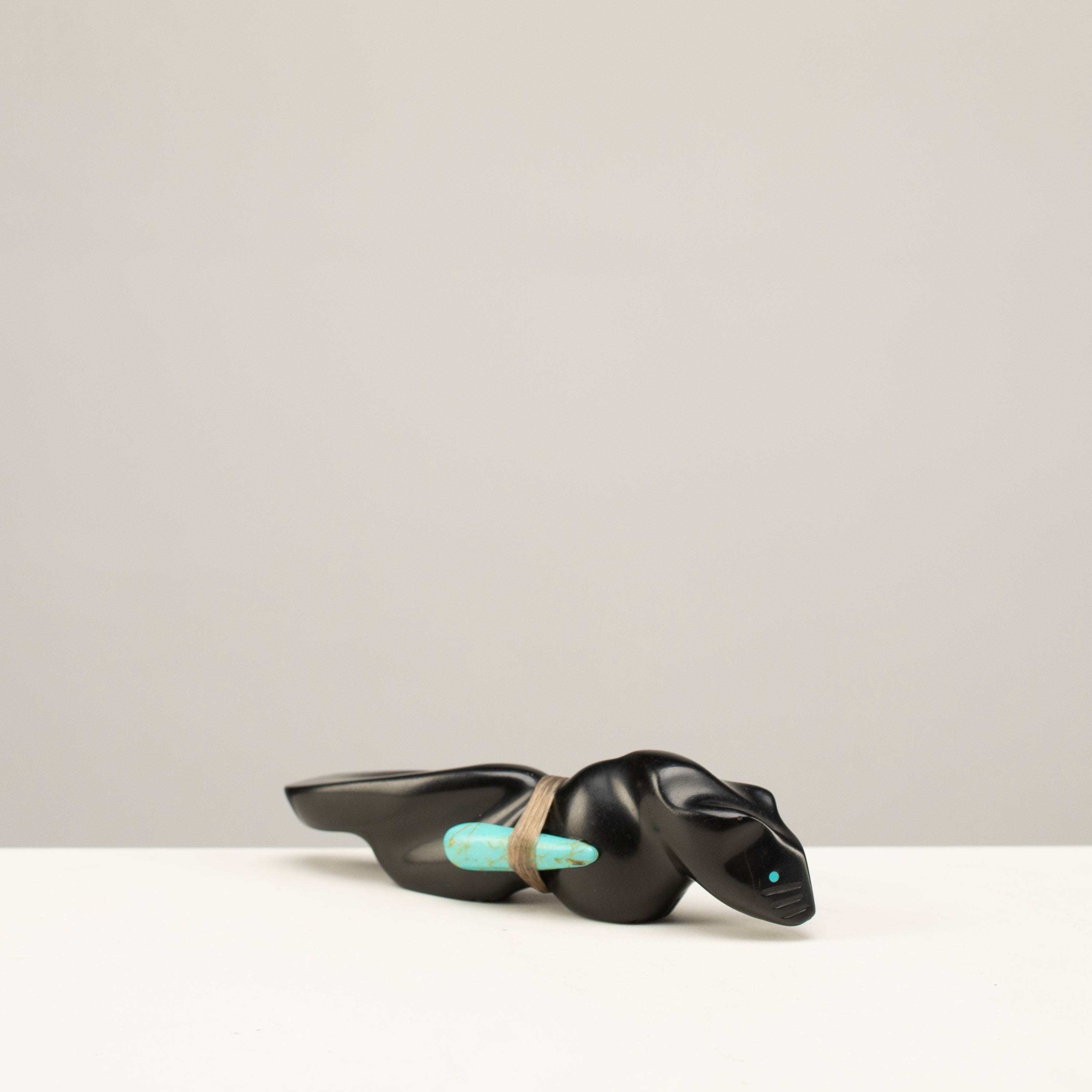 Kalifano Native American Fetish Carvings Herbert Halate Jet and Turquoise Handmade Zuni Fetish Bobcat Carving NAC336.001