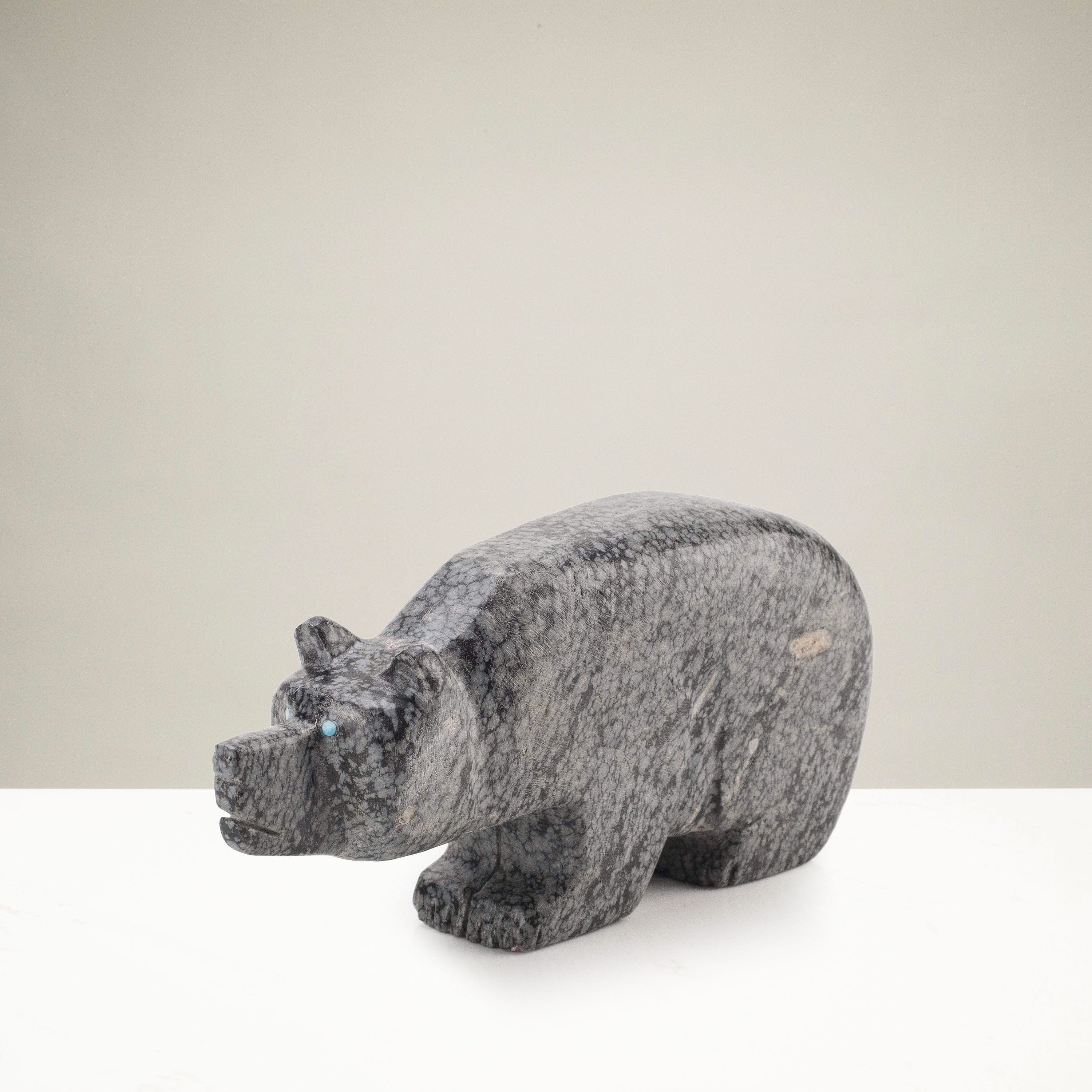 Kalifano Native American Fetish Carvings Santos Sebastian Handmade Zuni Fetish Bear Carving NAC840.001