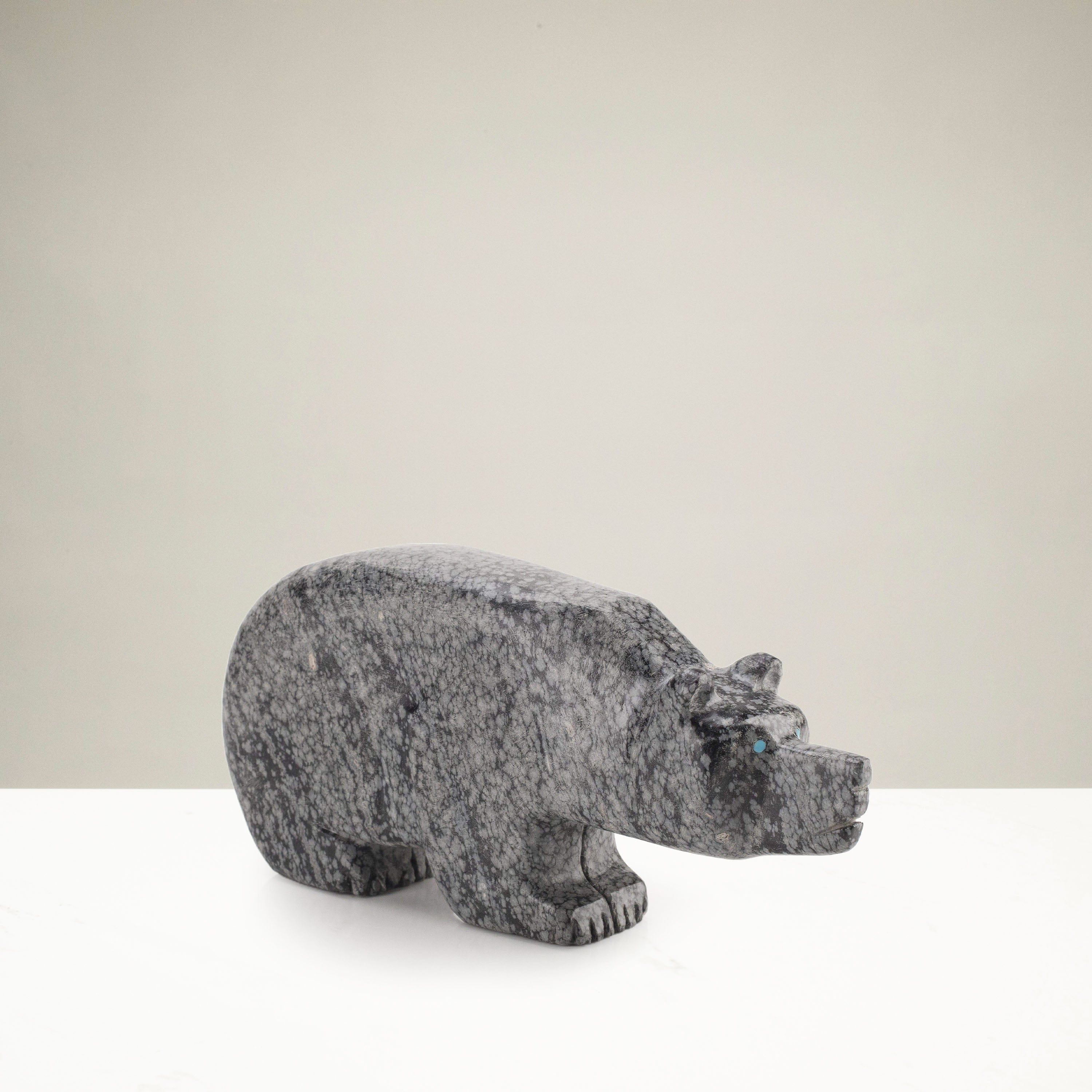 Kalifano Native American Fetish Carvings Santos Sebastian Handmade Zuni Fetish Bear Carving NAC840.001