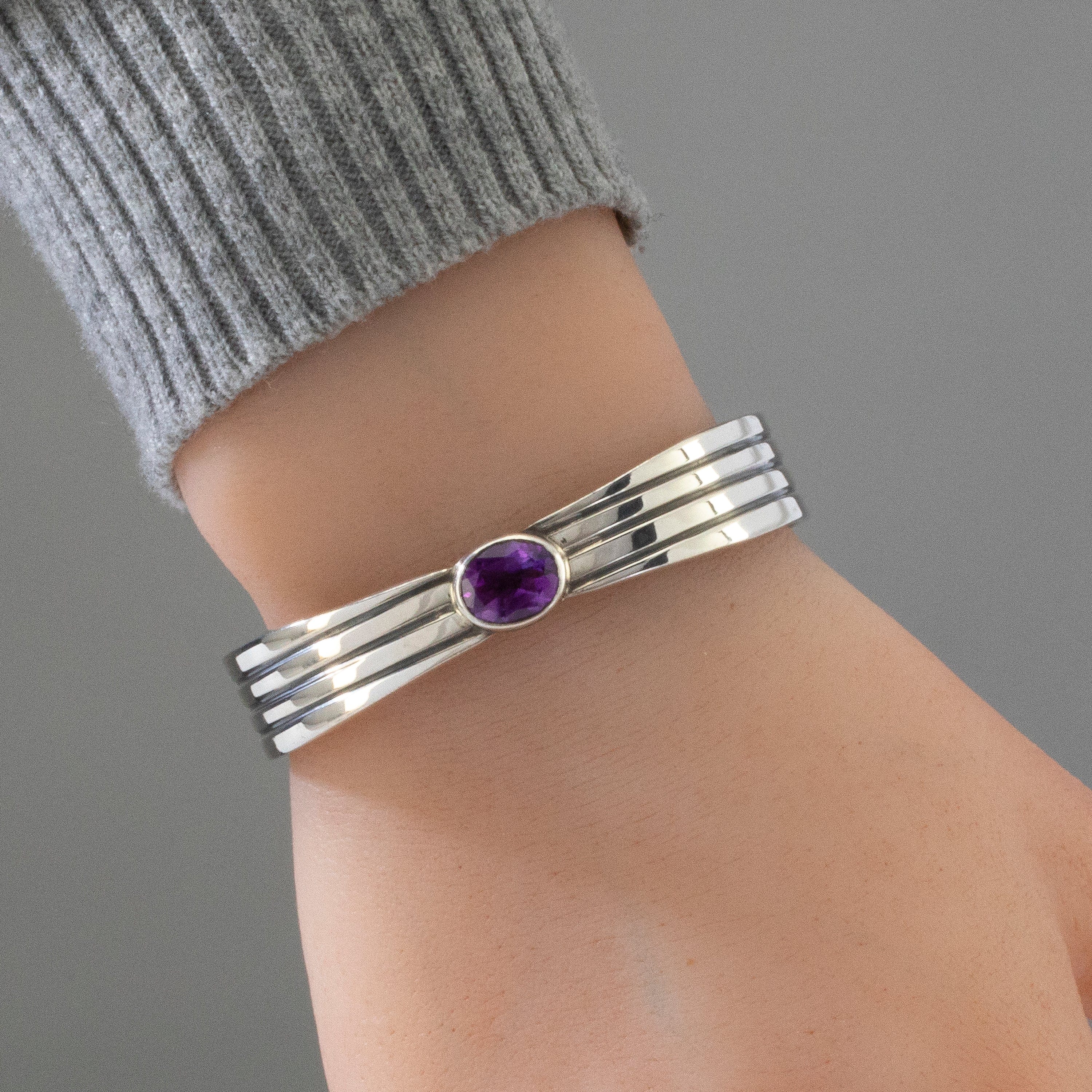 Kalifano Native American Jewelry Amethyst Navajo USA Native American Made 925 Sterling Silver Cuff NAB900.052