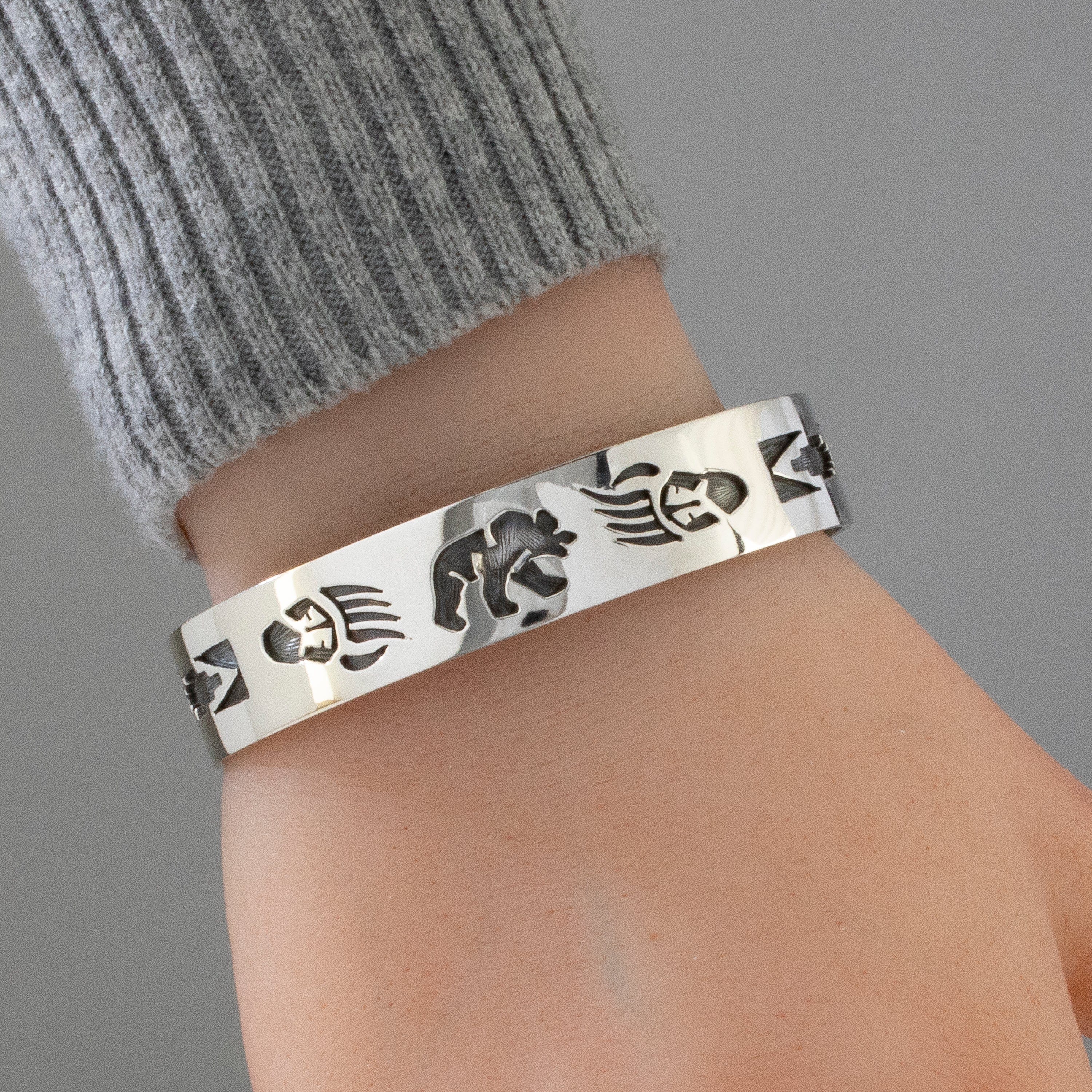 Kalifano Native American Jewelry Bear Paw & Bear Navajo USA Native American Made 925 Sterling Silver Cuff NAB800.044
