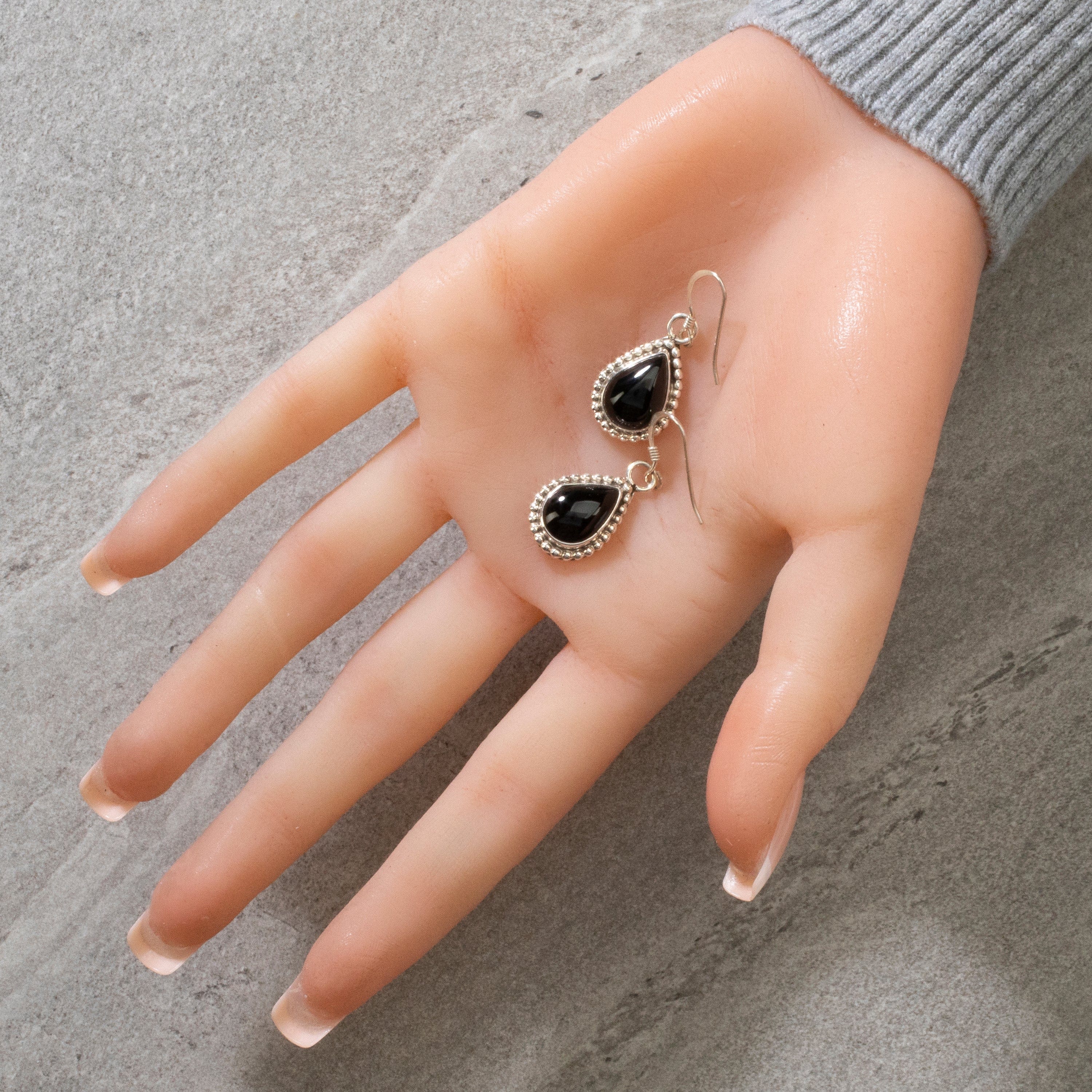 Kalifano Native American Jewelry Black Onyx Teardrop Navajo USA Native American Made 925 Sterling Silver Earrings with French Hook NAE180.002