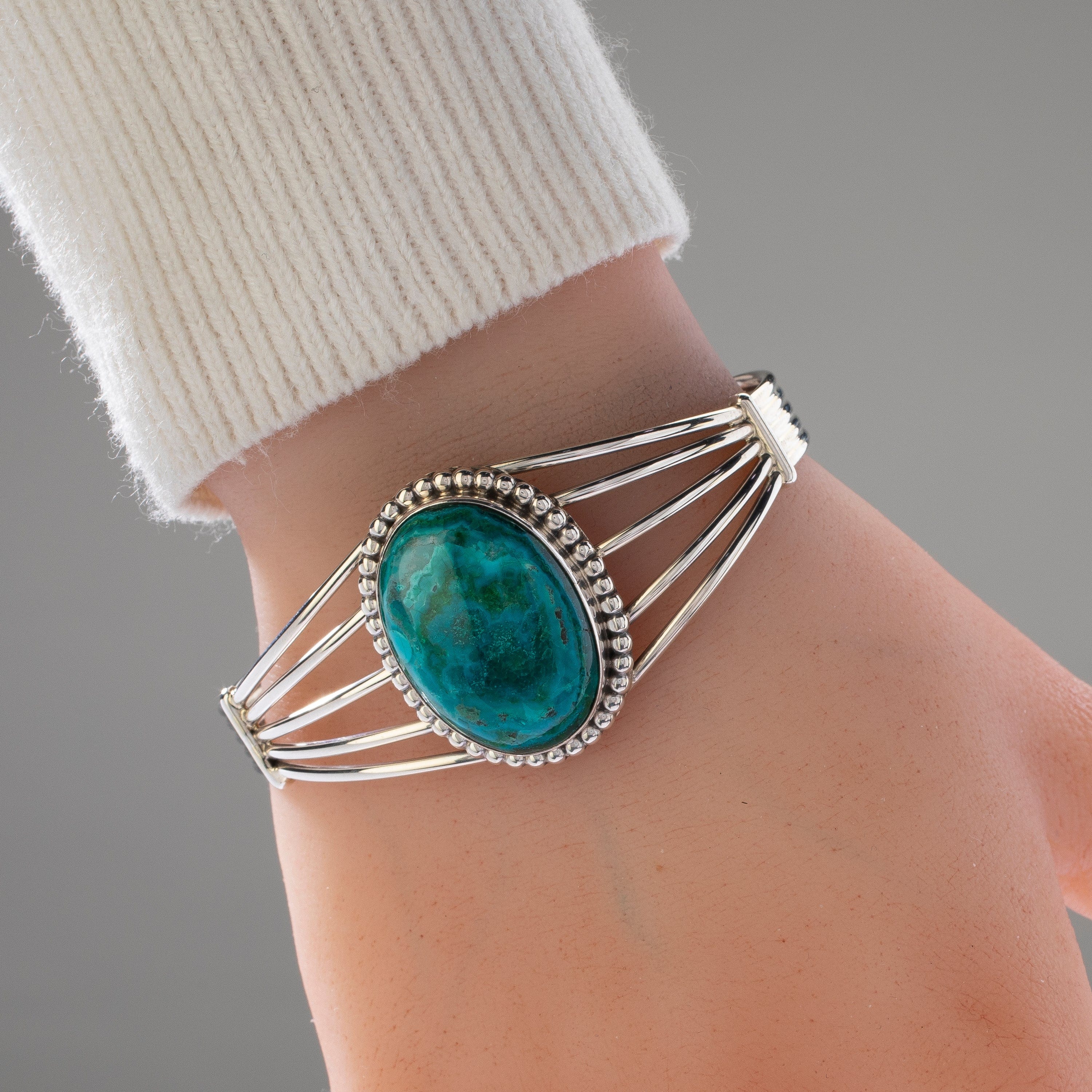 Kalifano Native American Jewelry Chrysocolla Cabochon Navajo USA Native American Made 925 Sterling Silver Cuff NAB600.014