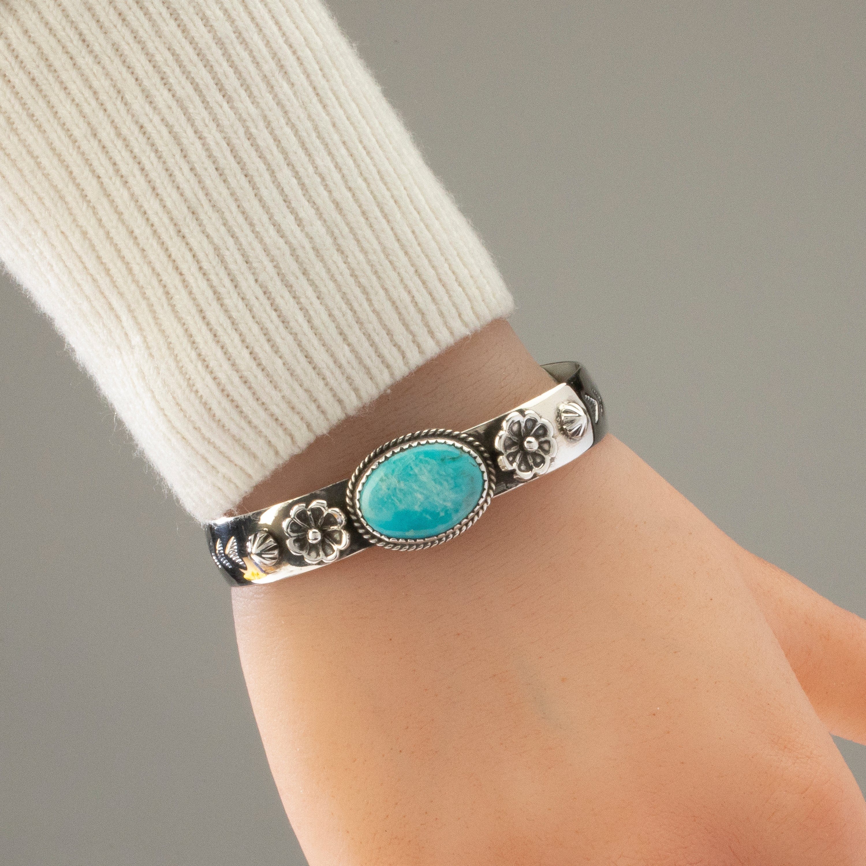 Kalifano Native American Jewelry Joe Piaso Jr. King Manassa Turquoise Navajo USA Native American Made 925 Sterling Silver Cuff NAB900.034