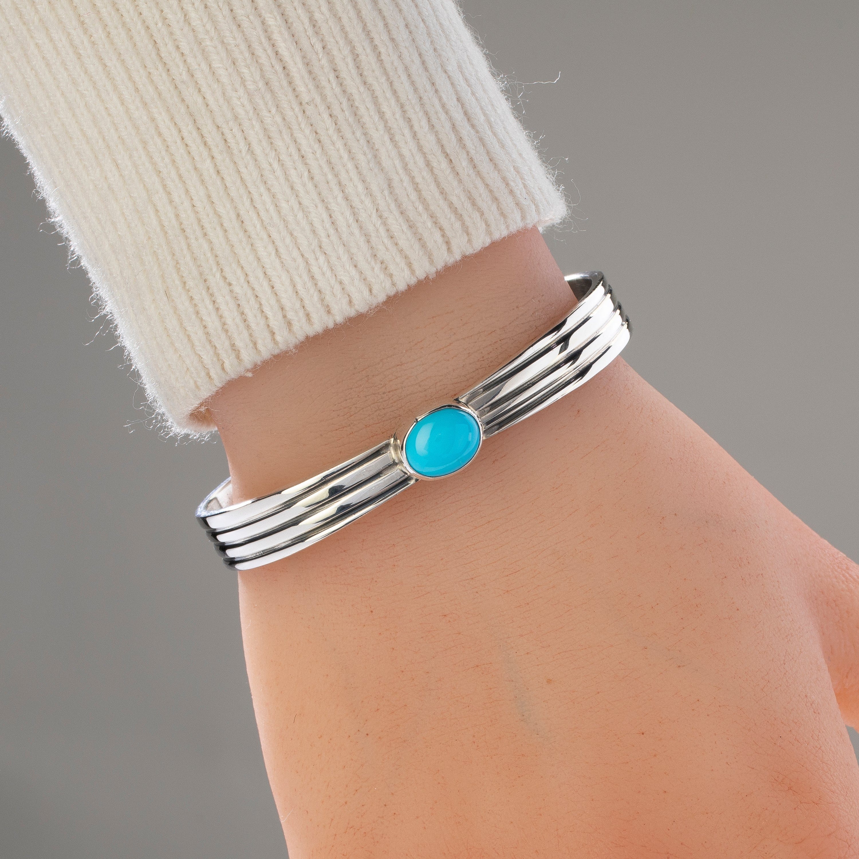 Kalifano Native American Jewelry Livingston Sleeping Beauty Turquoise Navajo USA Native American Made 925 Sterling Silver Cuff NAB900.014