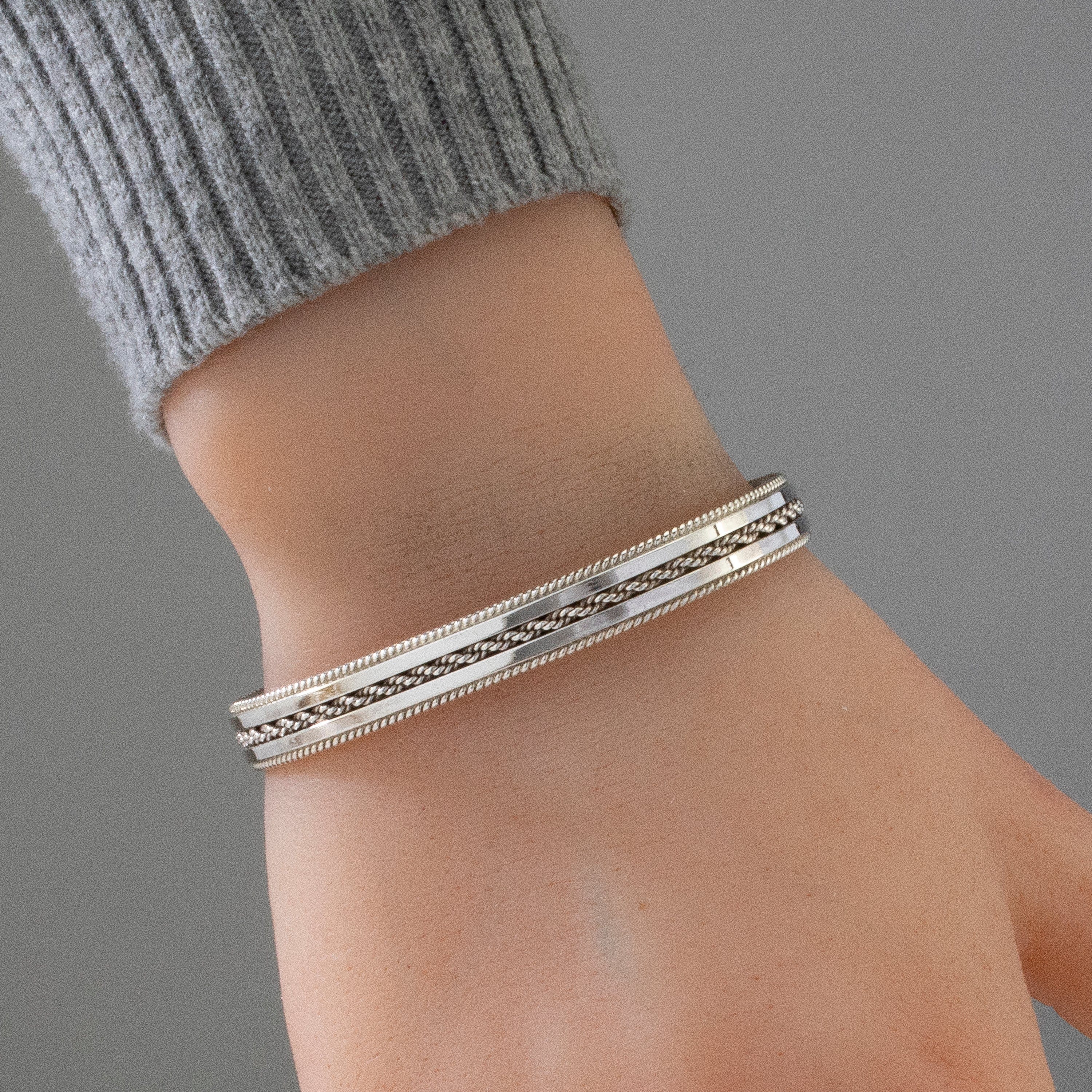 Kalifano Native American Jewelry Navajo USA Native American Made 925 Sterling Silver Cuff NAB400.010