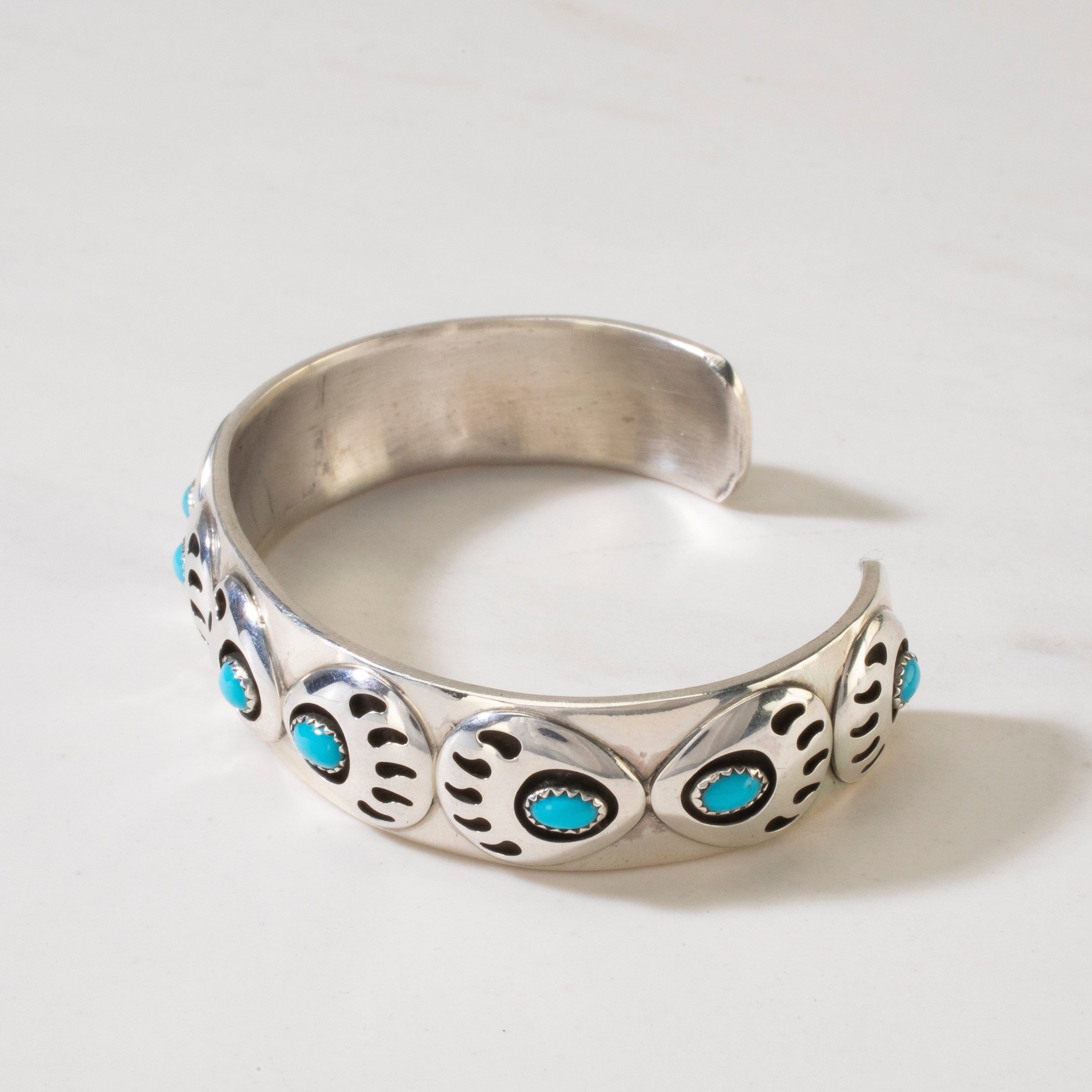 Kalifano Native American Jewelry Patrick Yazzie Sleeping Beauty Turquoise Navajo Bear Paw USA Native American Made 925 Sterling Silver Cuff NAB1200.019