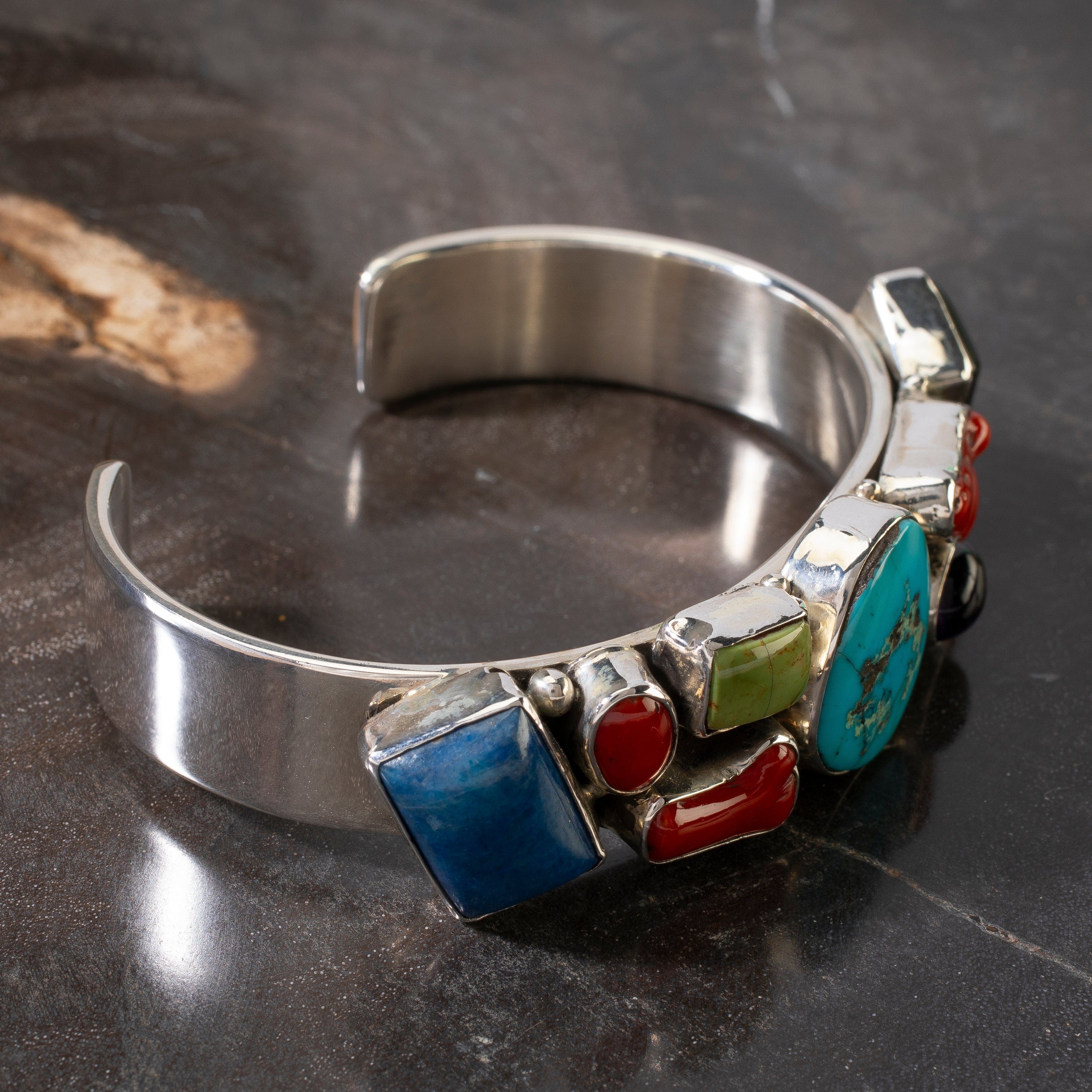 Kalifano Native American Jewelry Richard Long Sr. Genuine Turquoise, Coral, Amethyst, Denim Lapis, Black Onyx, & Gaspeite Navajo USA Native American Made 925 Sterling Silver Cuff NAB2400.026