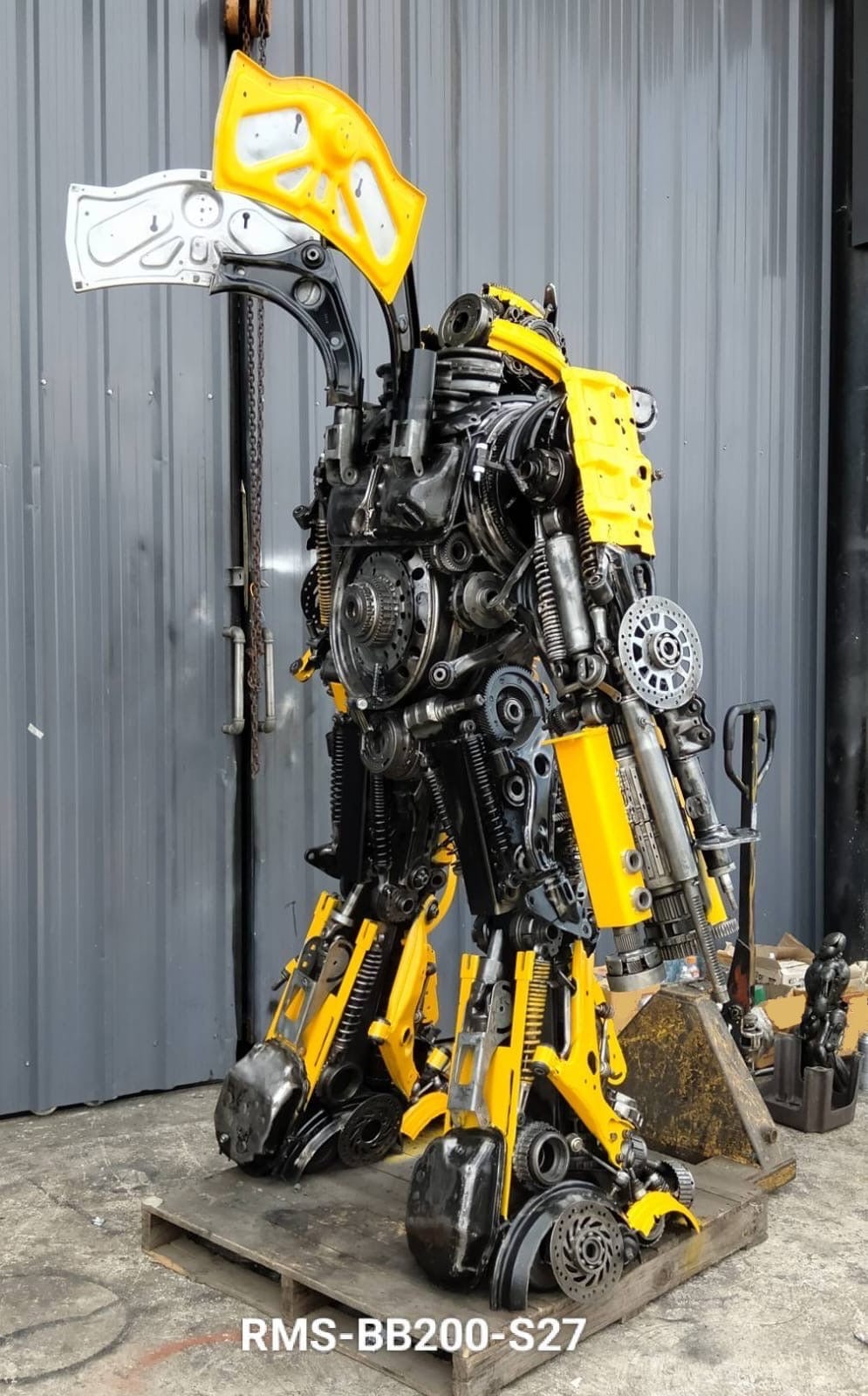 Kalifano Recycled Metal Art 79" Bumblebee Inspired Recycled Metal Art Sculpture RMS-BB200-S27