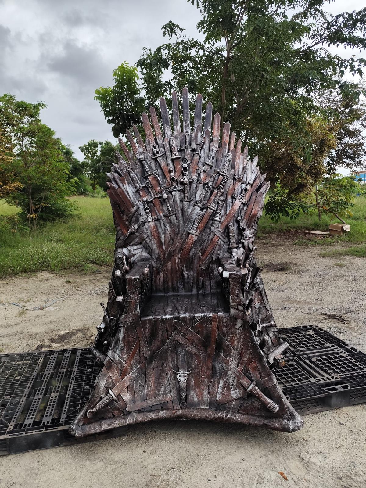 Kalifano Recycled Metal Art 91" Game of Thrones Iron Throne Inspired Recycled Metal Sculpture RMS-GOT230-N