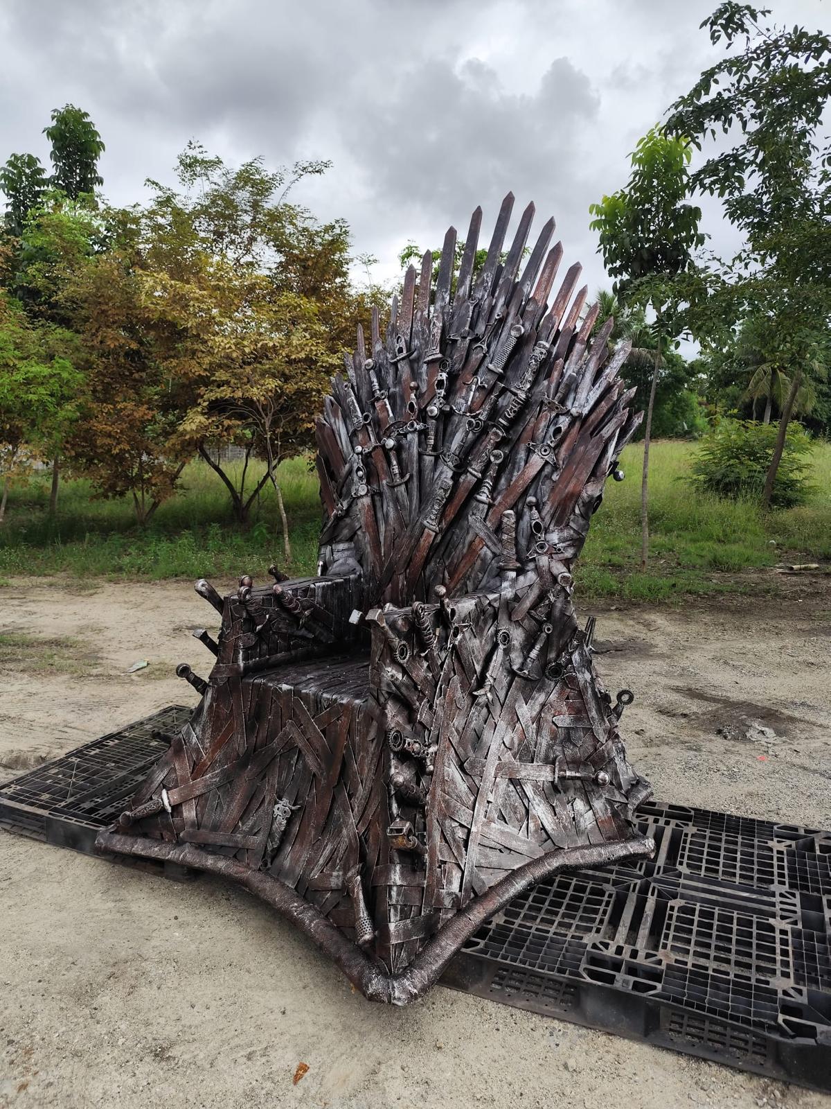 Kalifano Recycled Metal Art 91" Game of Thrones Iron Throne Inspired Recycled Metal Sculpture RMS-GOT230-N
