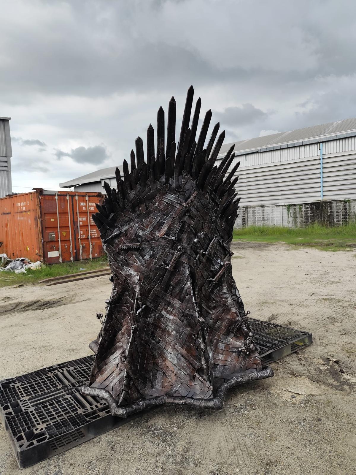 Kalifano Recycled Metal Art 91" Game of Thrones Iron Throne Inspired Recycled Metal Sculpture RMS-GOT230-N