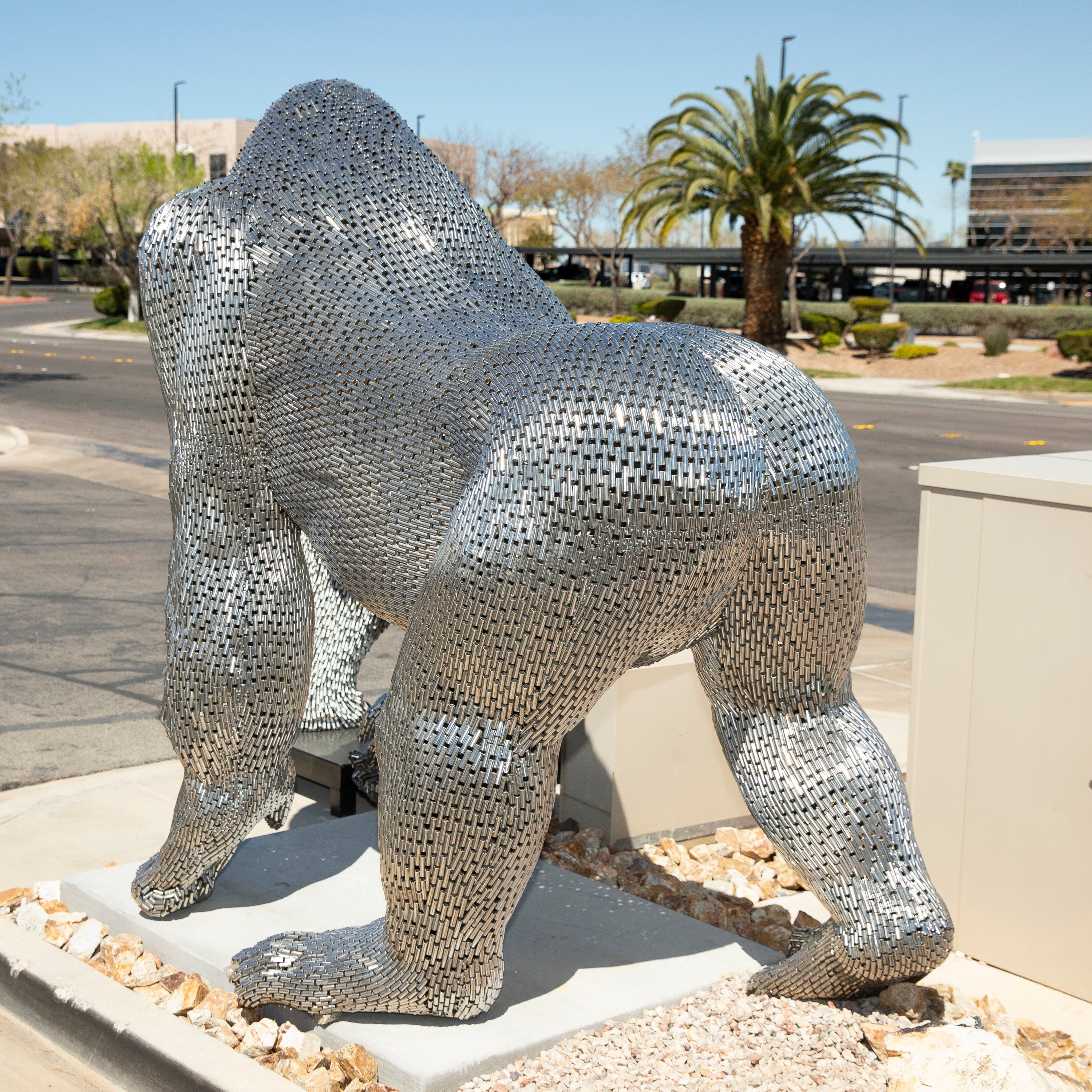 Kalifano Recycled Metal Art Giant Gorilla Stainless Steel Statue SSS-G230