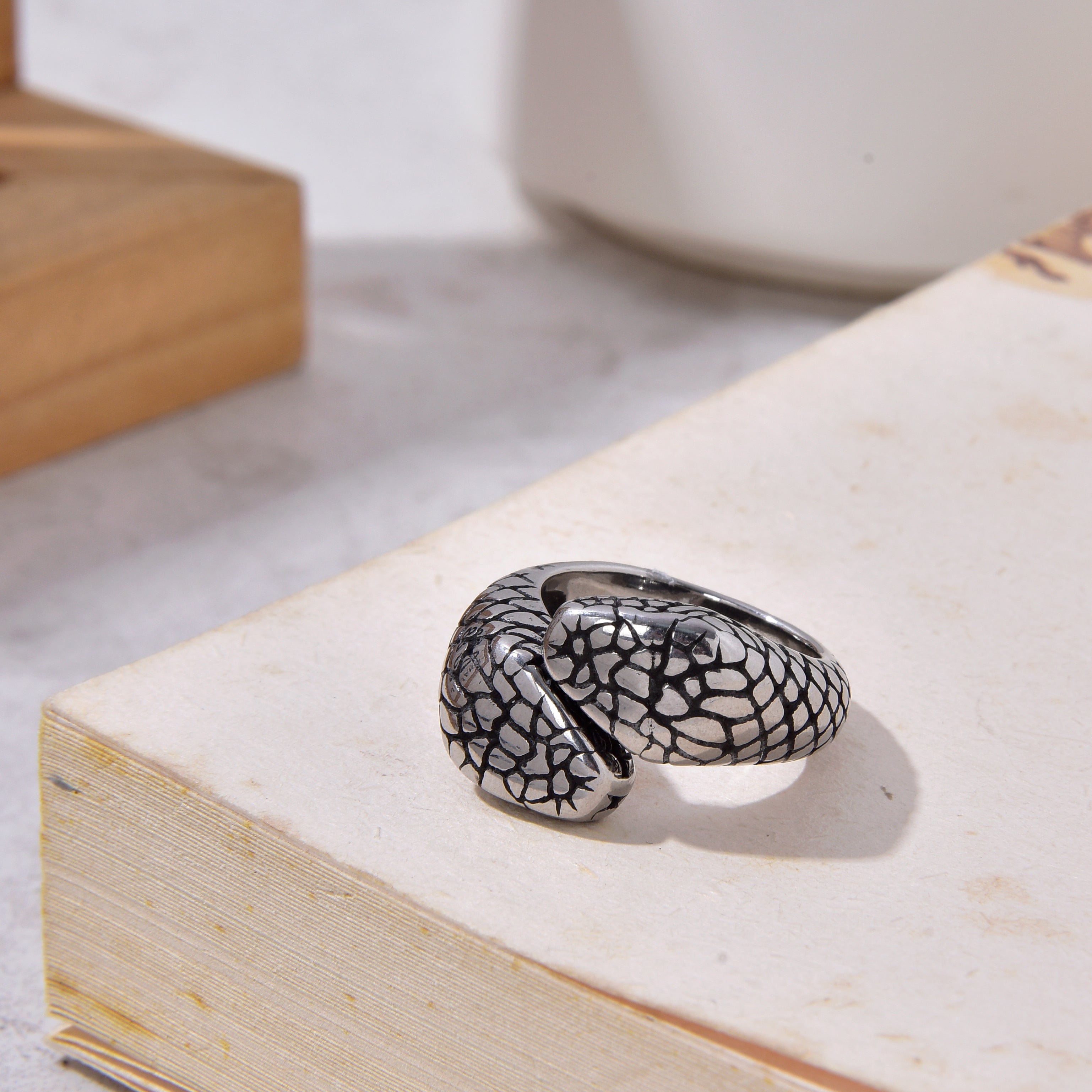 Kalifano Steel Hearts Jewelry Silver Amphisbaena Steel Hearts Ring