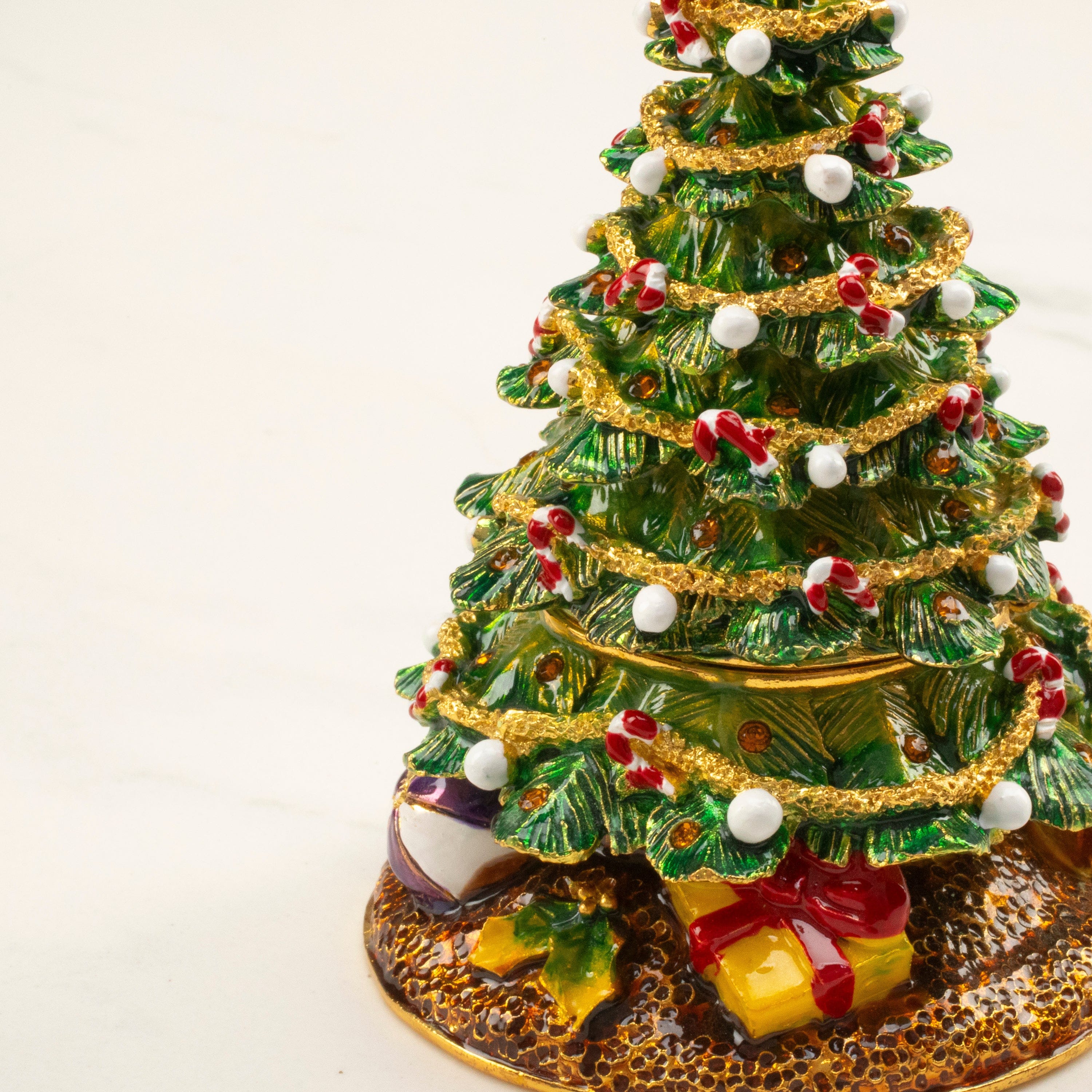 Kalifano Vanity Figurine Christmas Tree Figurine Keepsake Box made with Crystals SVA-114
