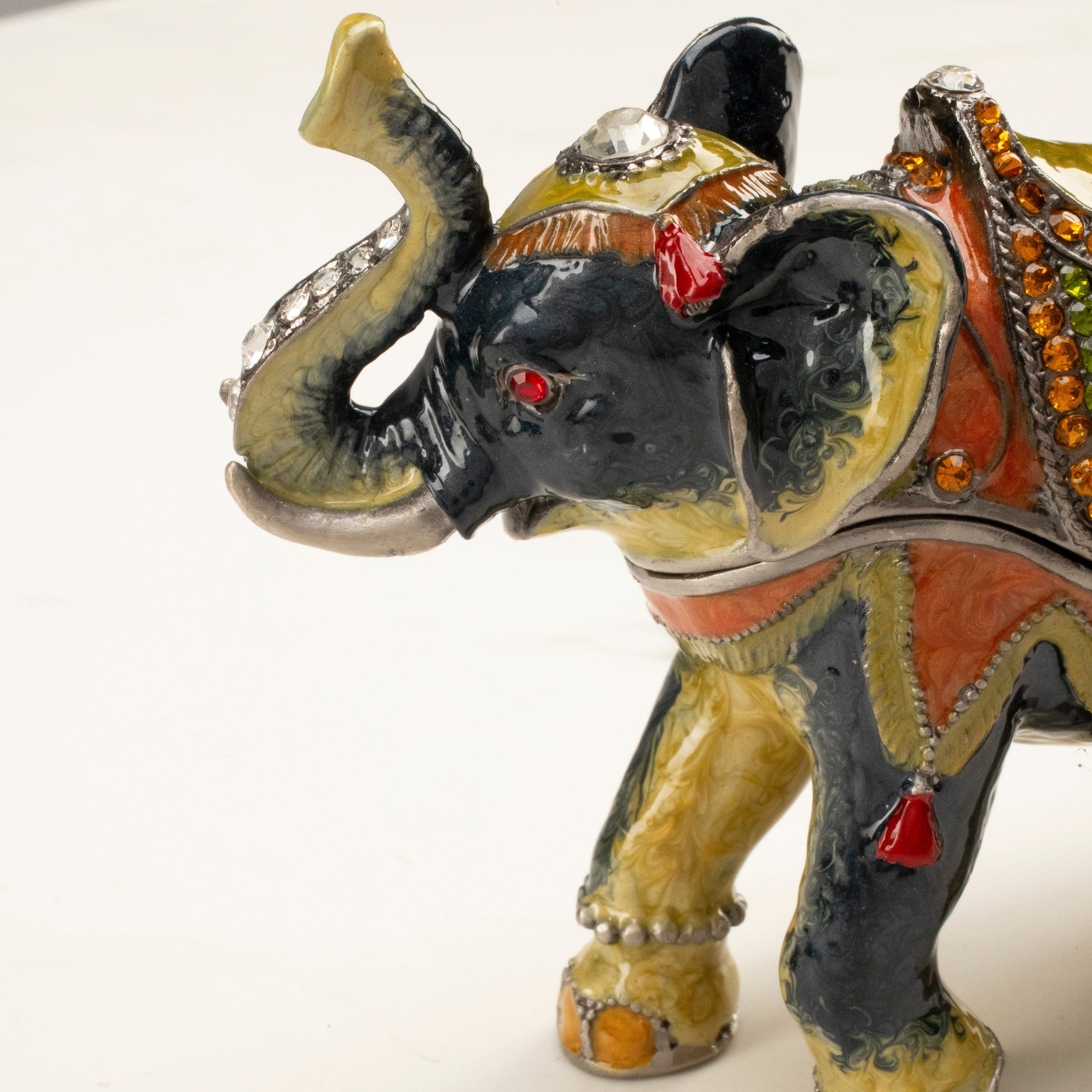 Kalifano Vanity Figurine Elephant Figurine Keepsake Box made with Crystals SVA-115