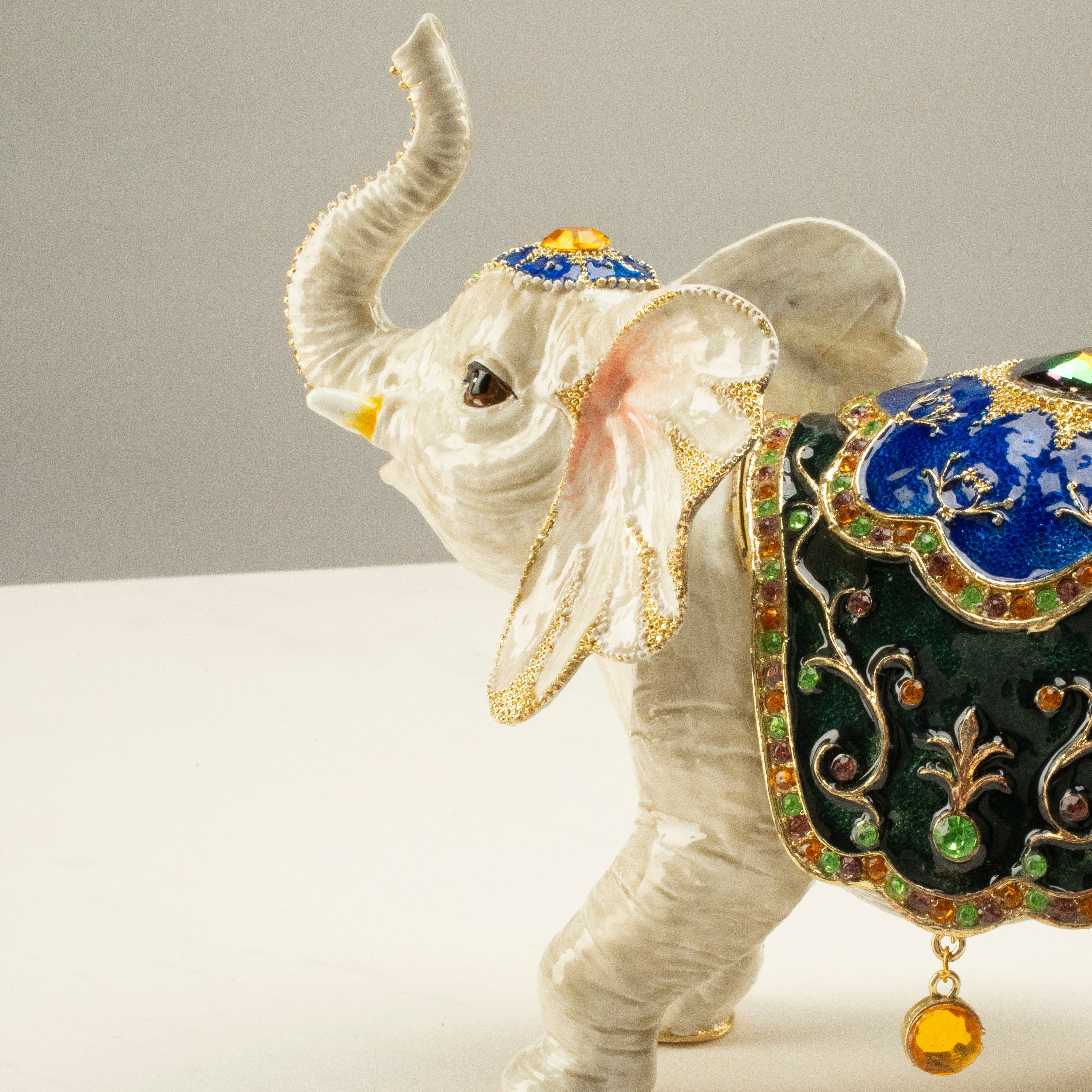 Kalifano Vanity Figurine Large Gray Elephant Figurine Keepsake Box made with Crystals SVA-102