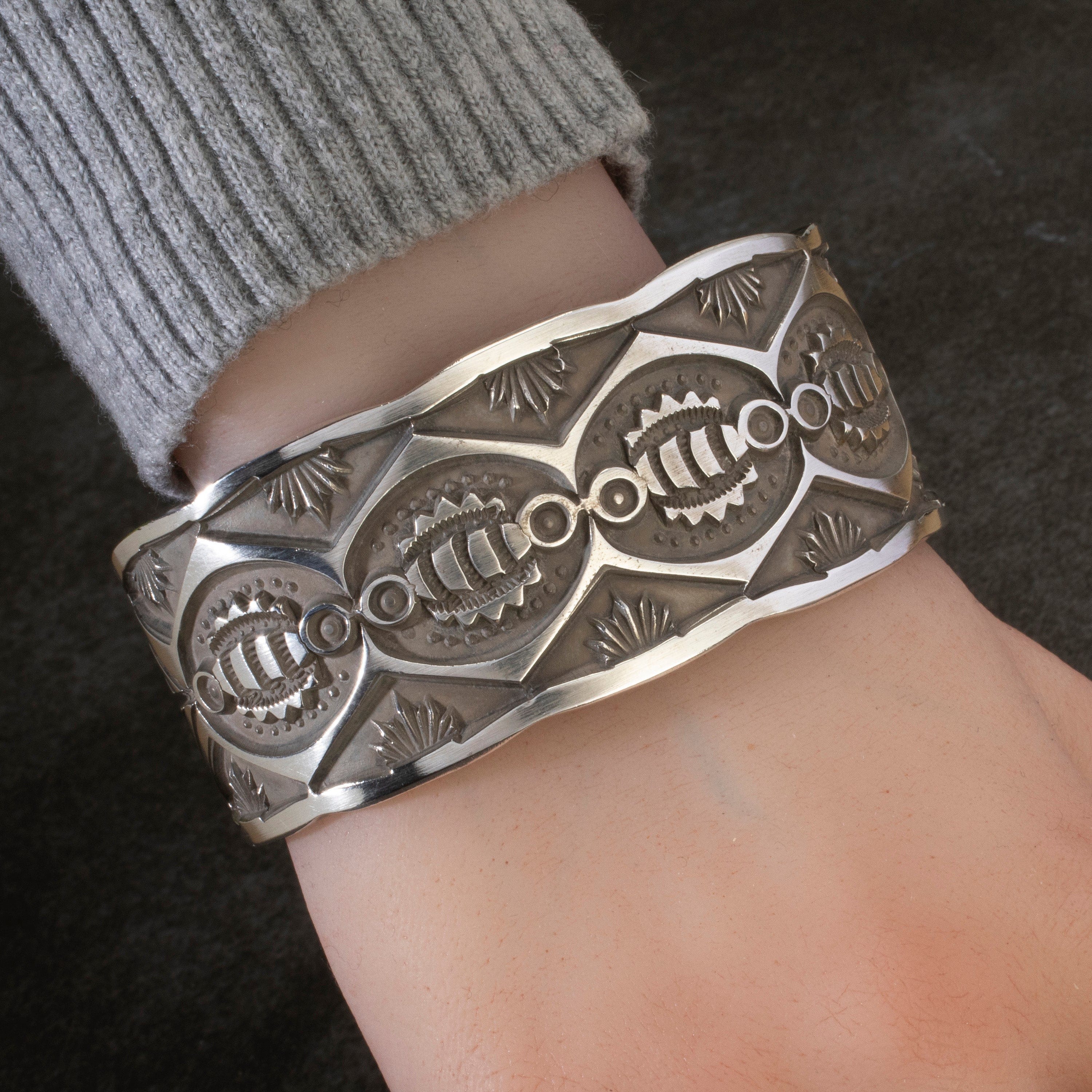 Kalifano Native American Jewelry Jerrold Tahe Navajo USA Native American Made 925 Sterling Silver Cuff NAB2600.003