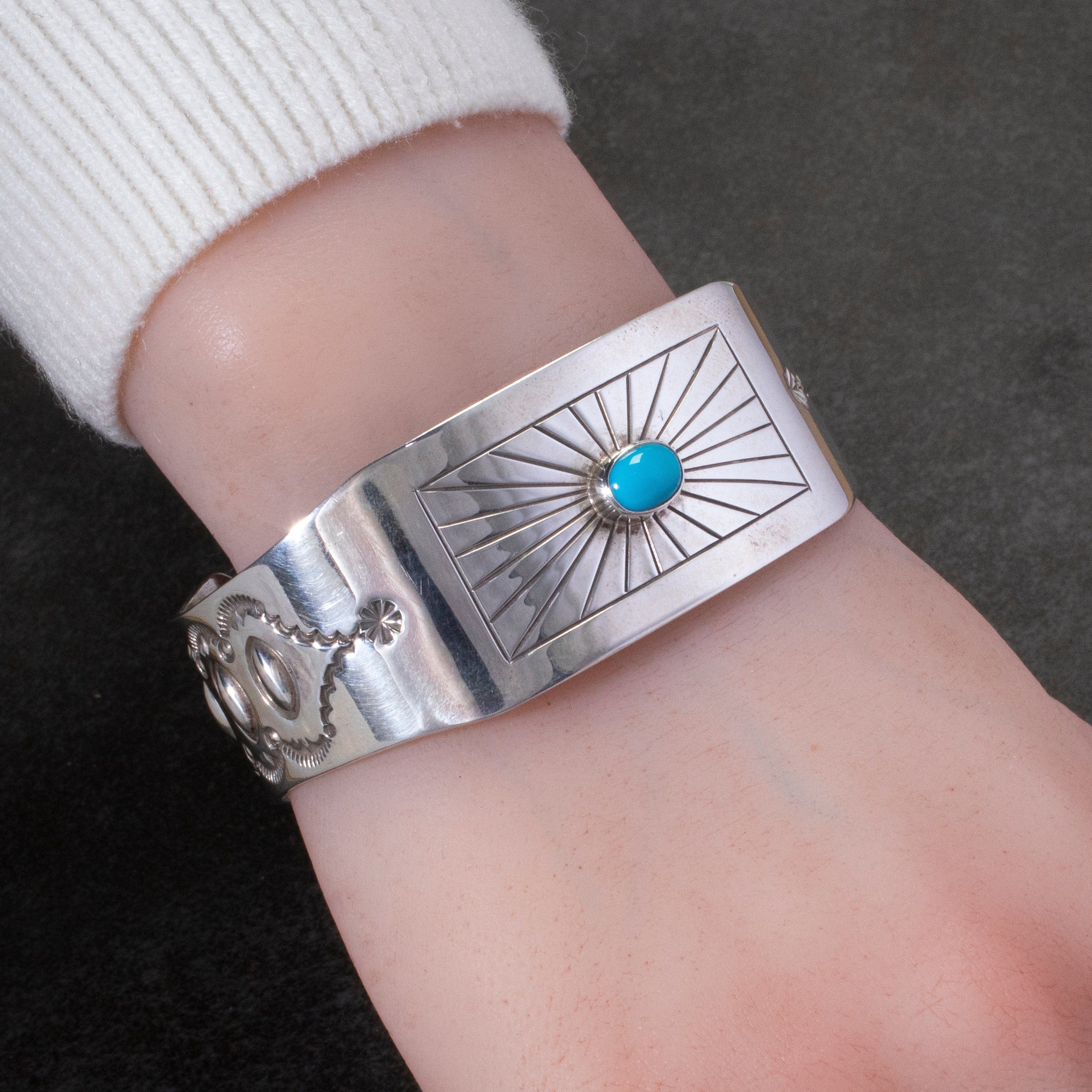 Kalifano Native American Jewelry Marita Benally Navajo Kingman Turquoise USA Native American Made 925 Sterling Silver Cuff NAB1200.016