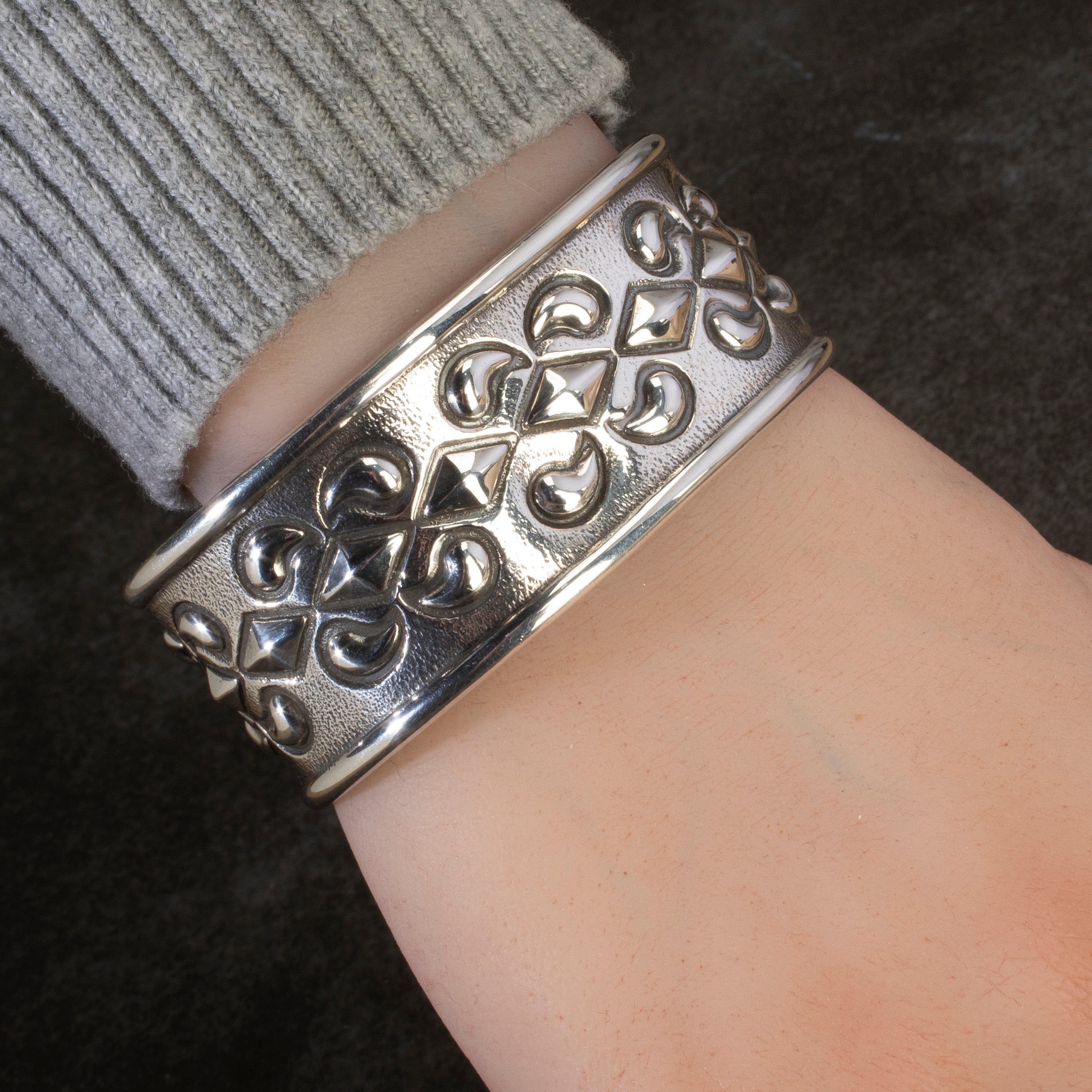 Kalifano Native American Jewelry Shane Casias USA Native American Made 925 Sterling Silver Cuff NAB3000.007