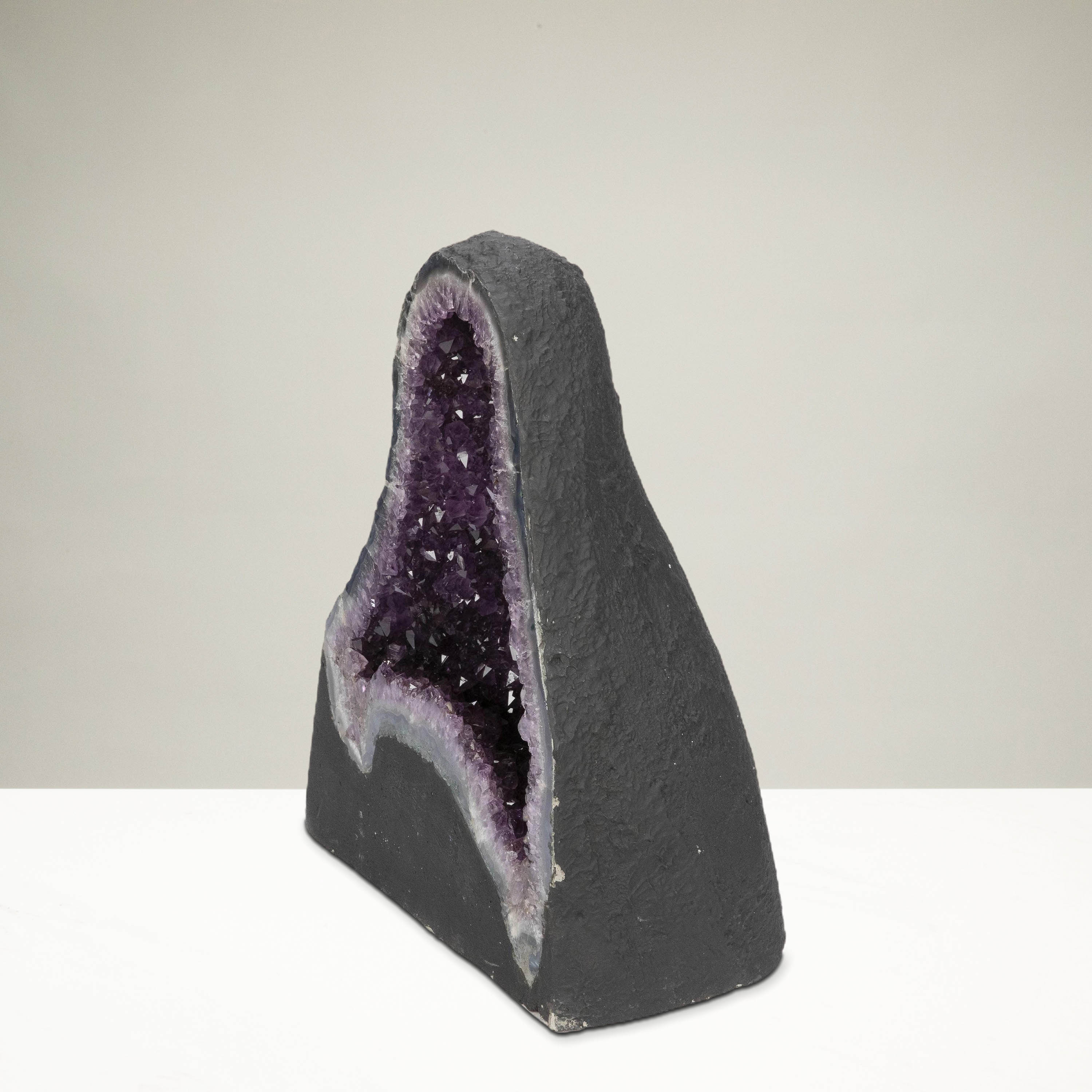 Kalifano Amethyst Amethyst Geode Cathedral - 18" / 68 lbs BAG11000.007