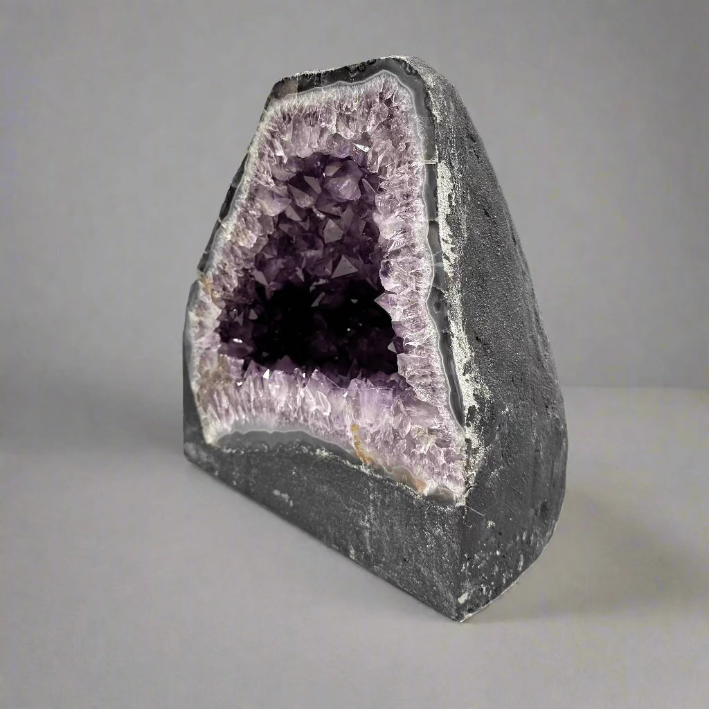 Kalifano Amethyst Amethyst Geode Cathedral from Brazil - 10" / 27 lbs BAG3200.014