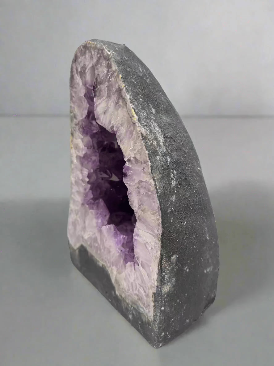 Kalifano Amethyst Amethyst Geode Cathedral from Brazil - 11" / 17 lbs BAG2000.013